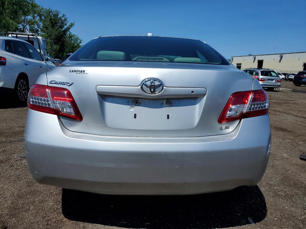 2011 Toyota Camry Le Silver vin: 4T4BF3EK8BR193370