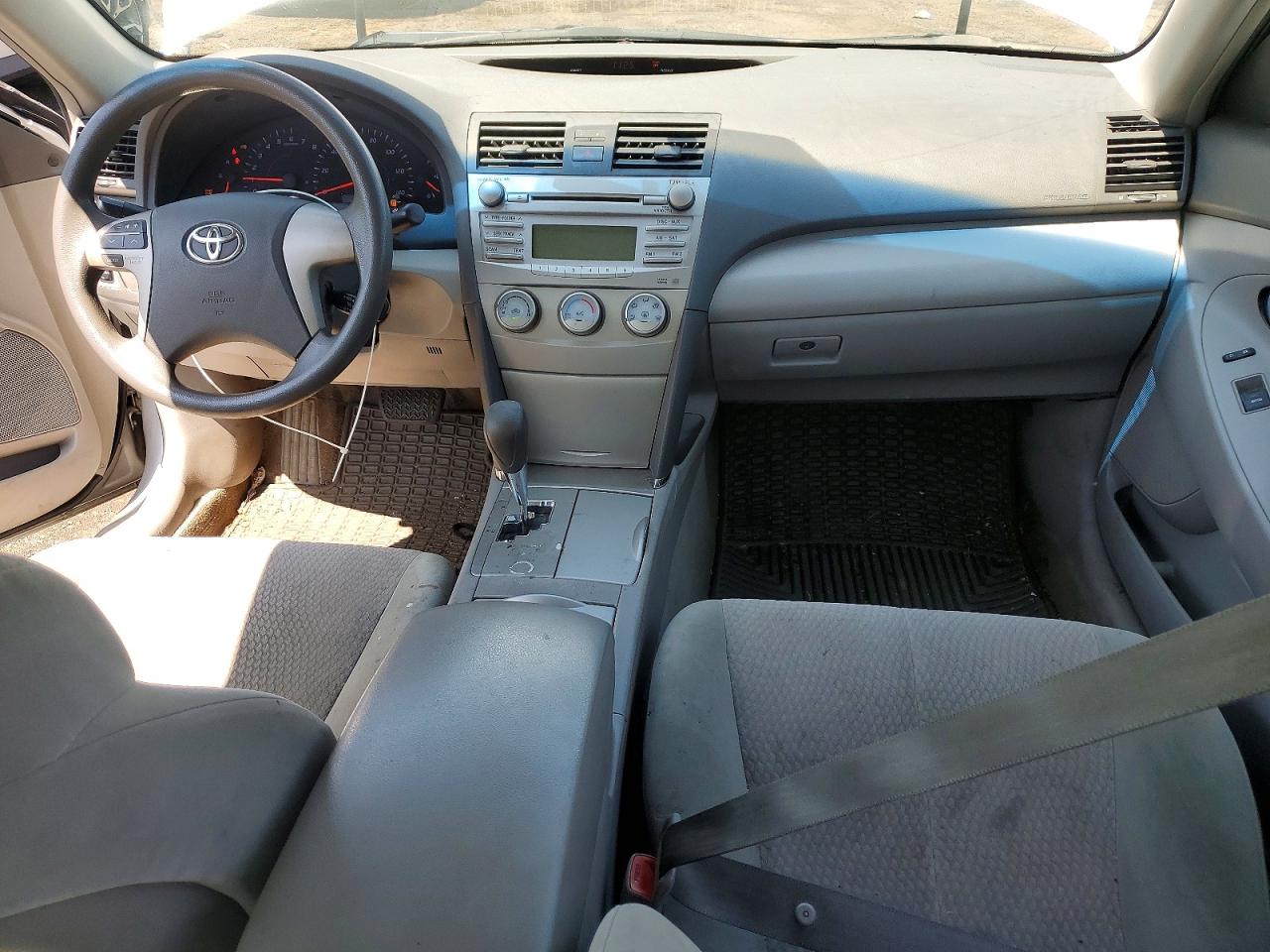 2011 Toyota Camry Le Silver vin: 4T4BF3EK8BR193370