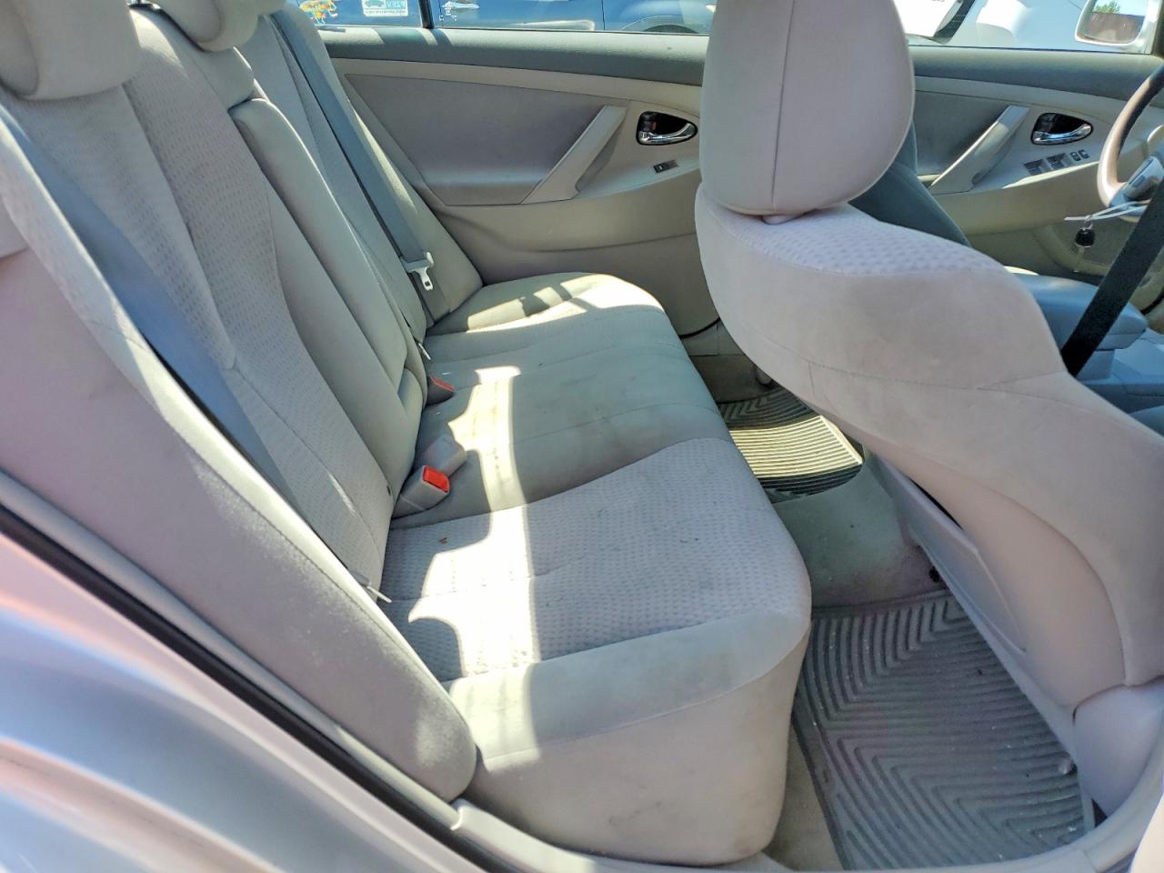 2011 Toyota Camry Le Silver vin: 4T4BF3EK8BR193370