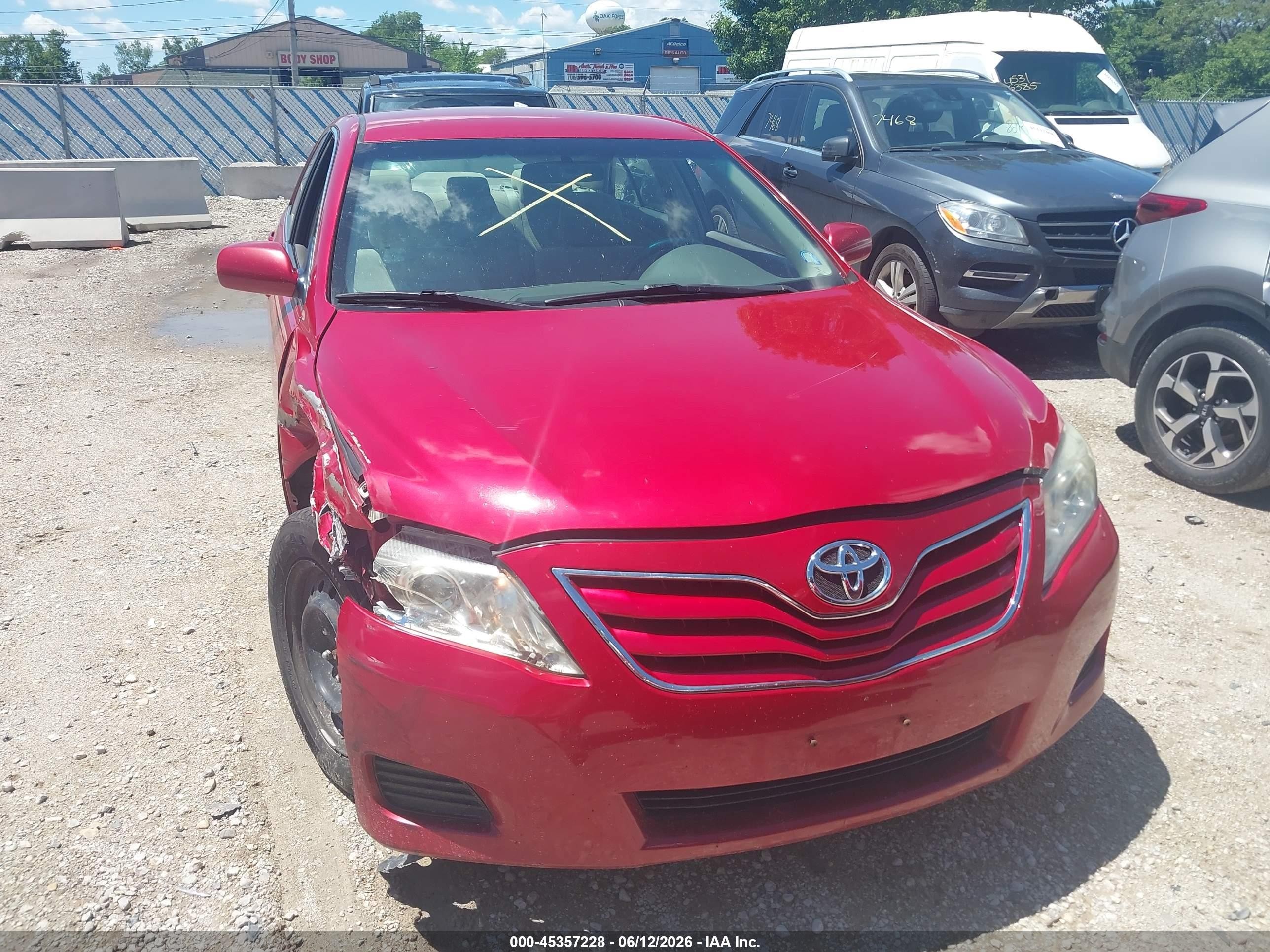 2011 Toyota Camry Le Red vin: 4T4BF3EK8BR196544