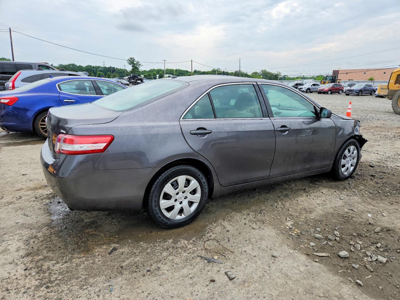 2011 Toyota Camry Le Gray vin: 4T4BF3EK8BR200804