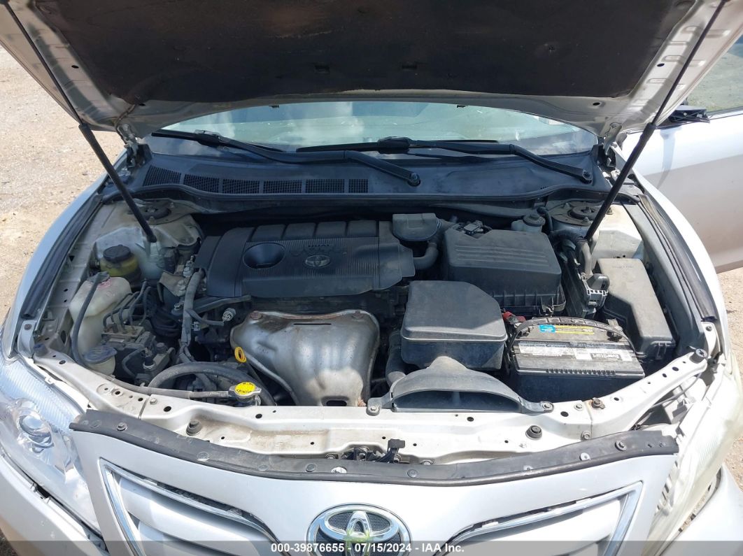 2011 Toyota Camry Le Silver vin: 4T4BF3EK8BR202035