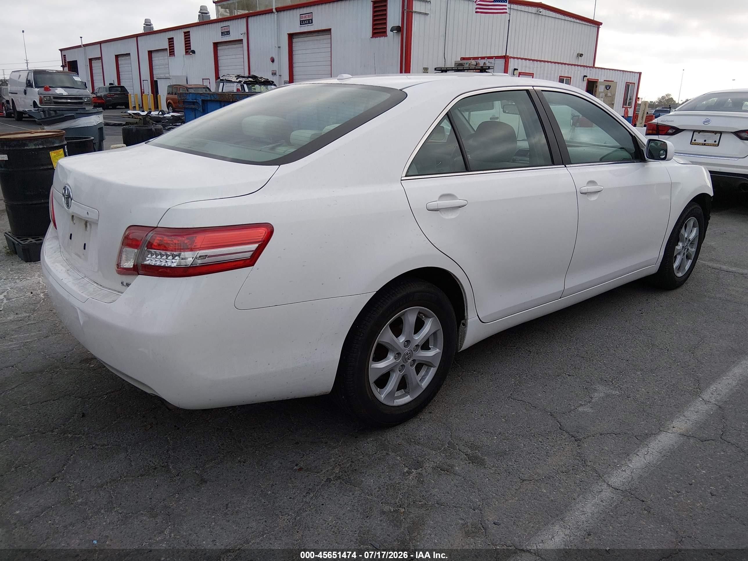 2011 Toyota Camry Le White vin: 4T4BF3EK8BR202858