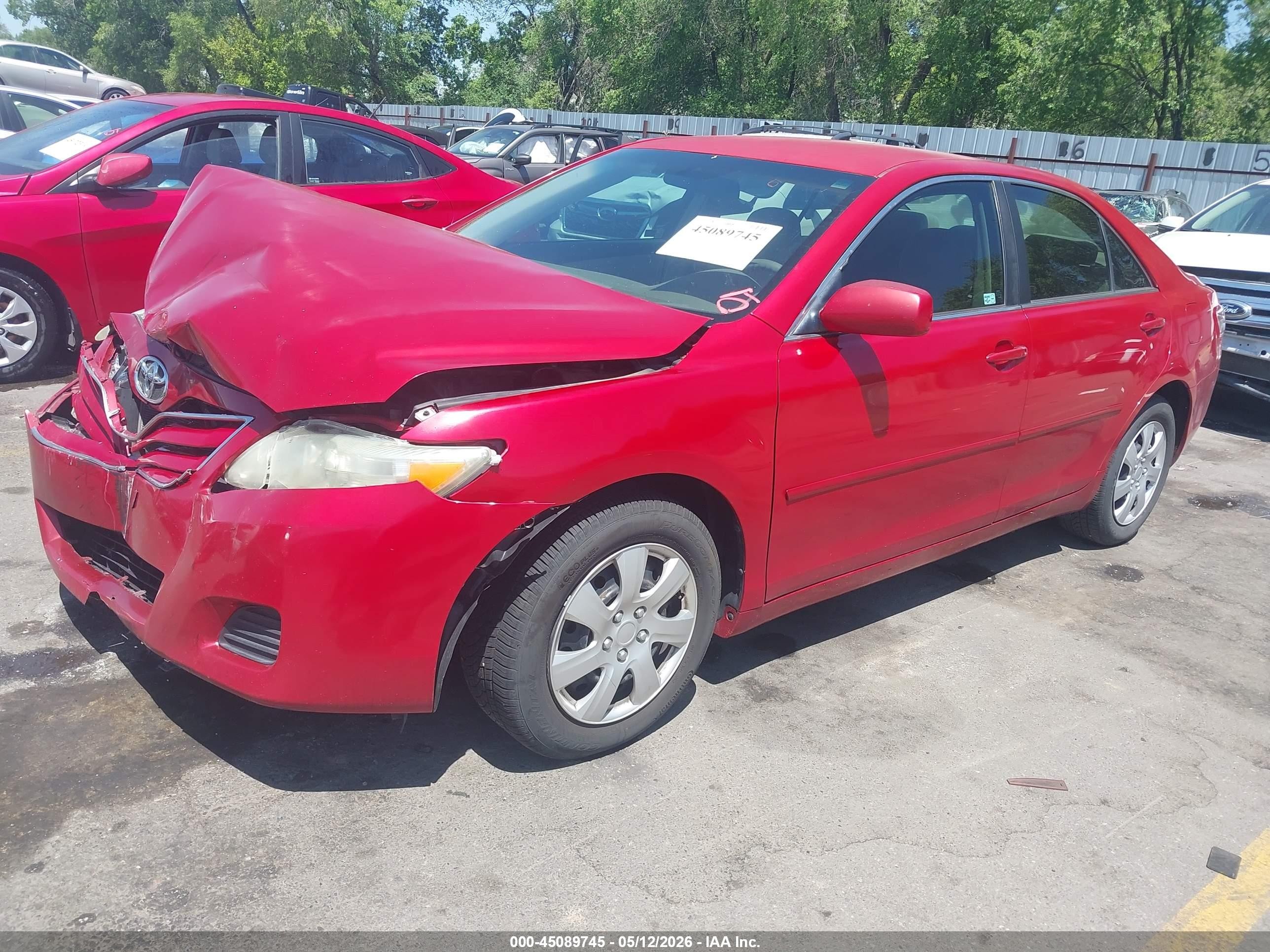 2011 Toyota Camry Le Red vin: 4T4BF3EK8BR210197