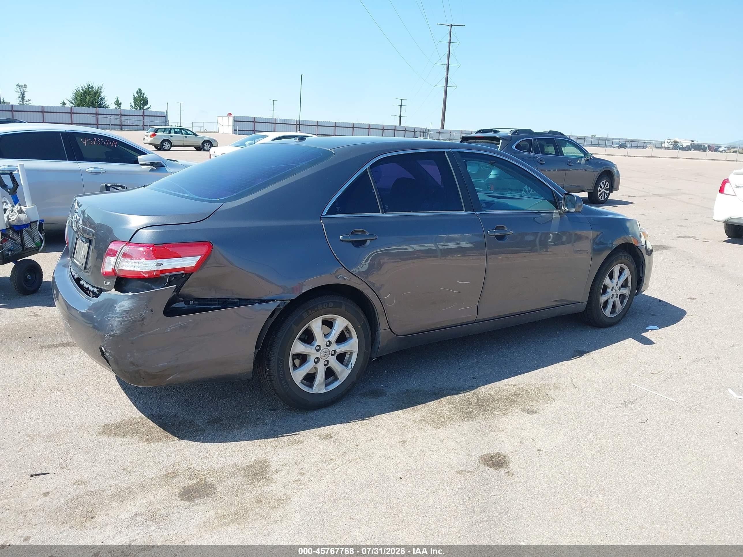 2011 Toyota Camry Le Gray vin: 4T4BF3EK8BR215173