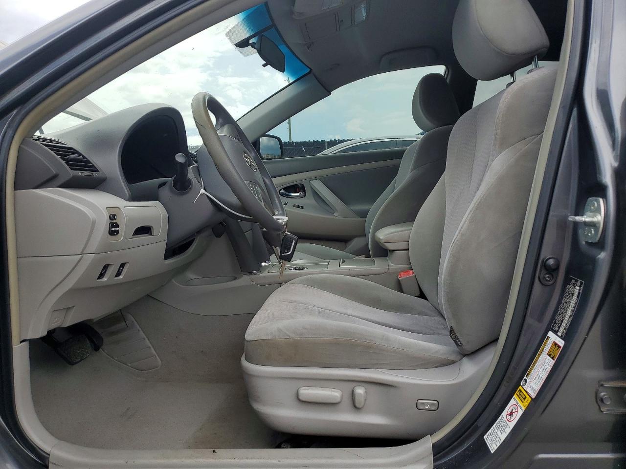 2010 Toyota Camry Le Gray vin: 4T4BF3EK9AR009066
