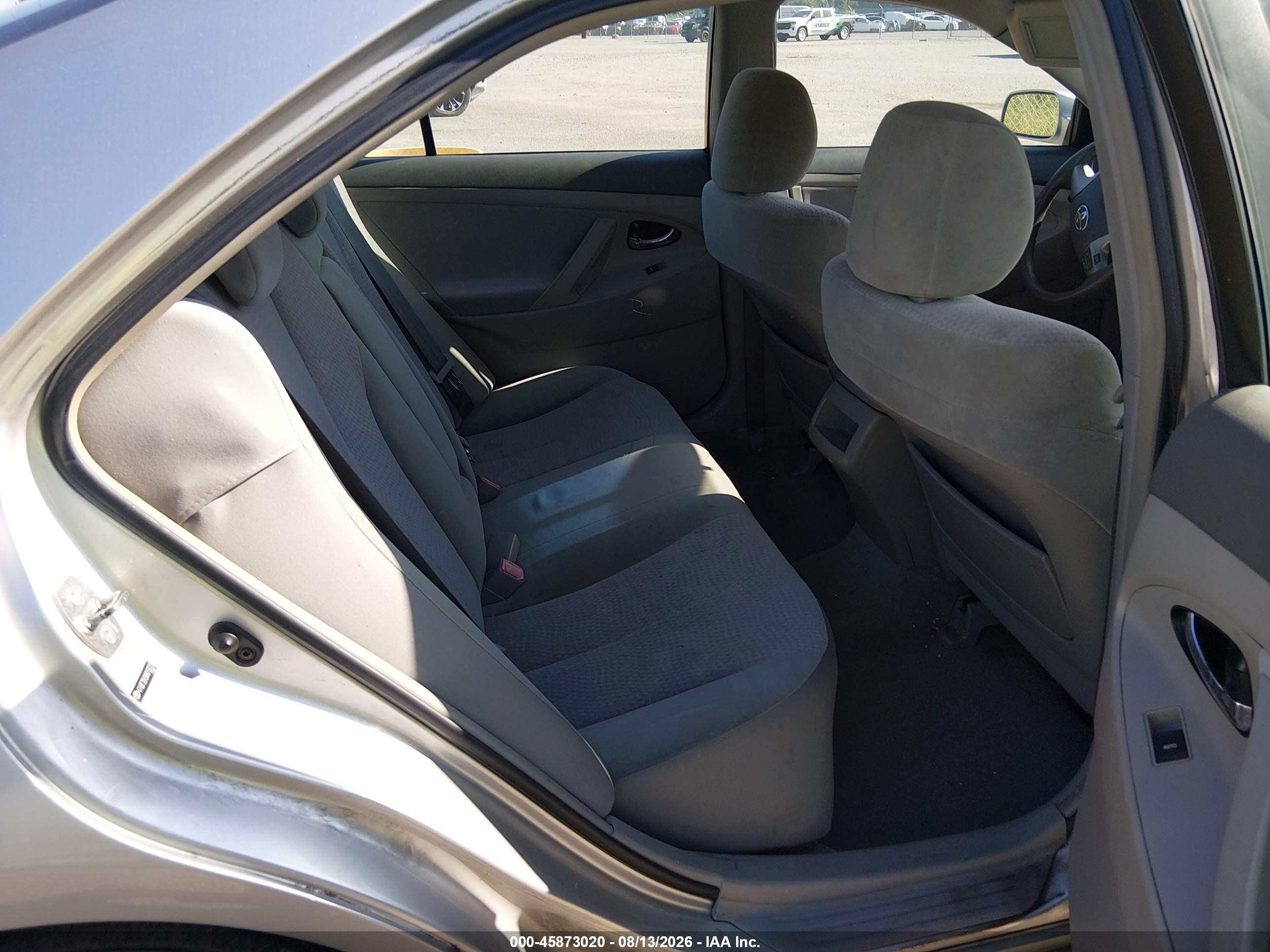 2010 Toyota Camry Se/le/xle Серебряный vin: 4T4BF3EK9AR013022