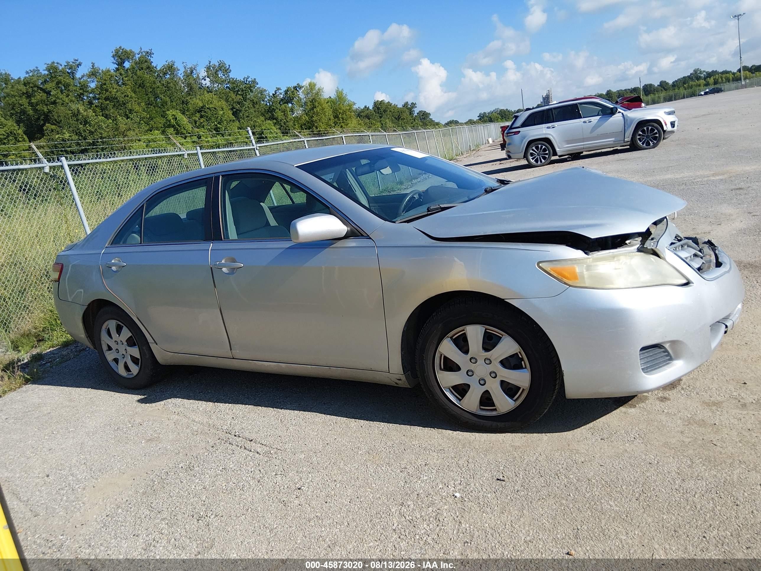 2010 Toyota Camry Se/le/xle Серебряный vin: 4T4BF3EK9AR013022
