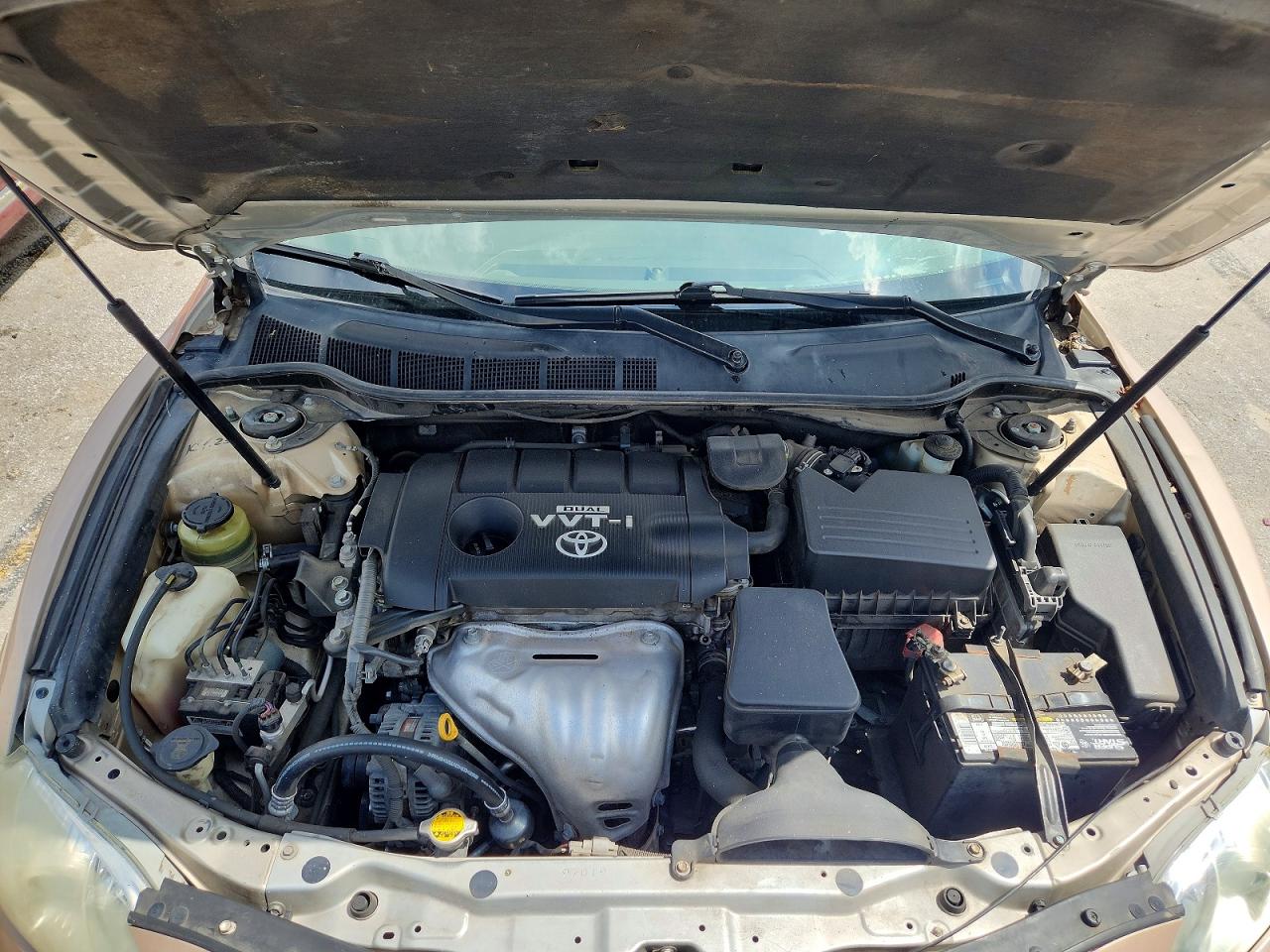 2010 Toyota Camry Base Золотой vin: 4T4BF3EK9AR015093