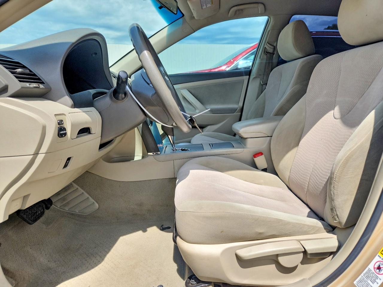 2010 Toyota Camry Base Золотой vin: 4T4BF3EK9AR015093