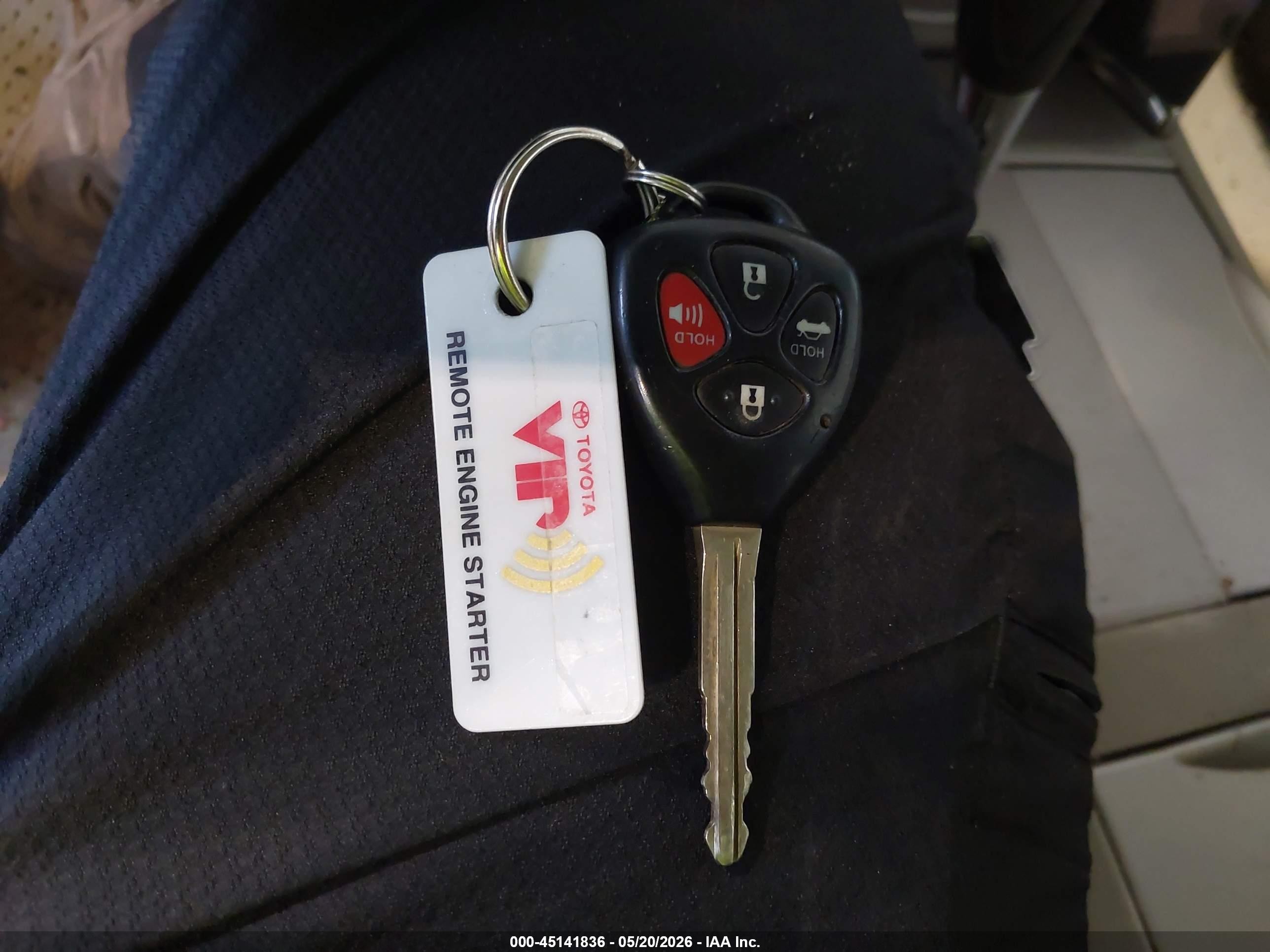 2010 Toyota Camry Le Gold vin: 4T4BF3EK9AR020147