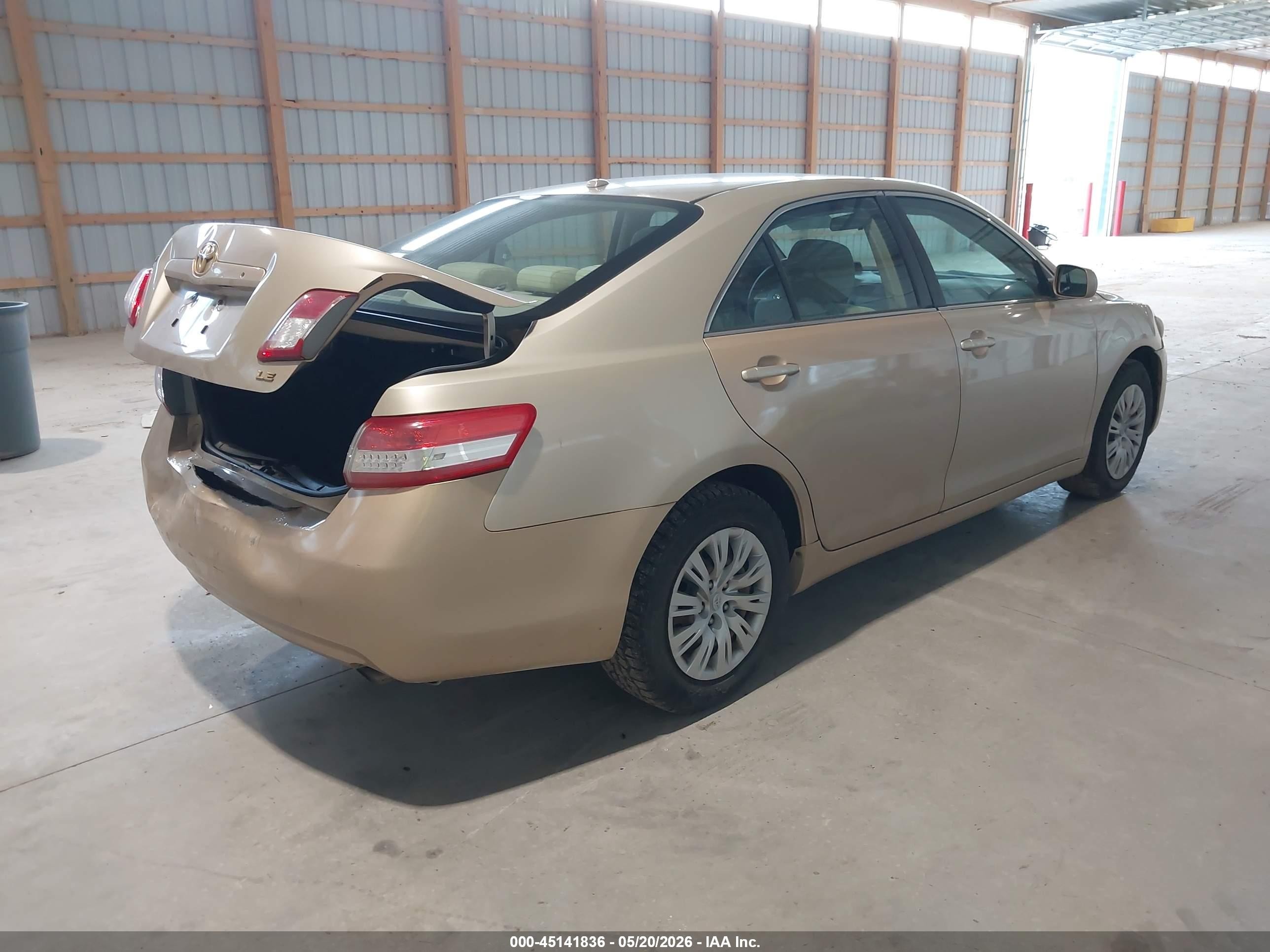 2010 Toyota Camry Le Gold vin: 4T4BF3EK9AR020147