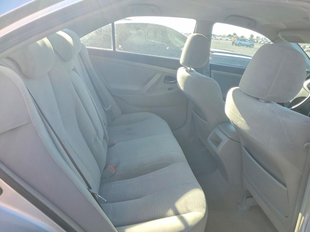 2010 Toyota Camry Le Silver vin: 4T4BF3EK9AR022402