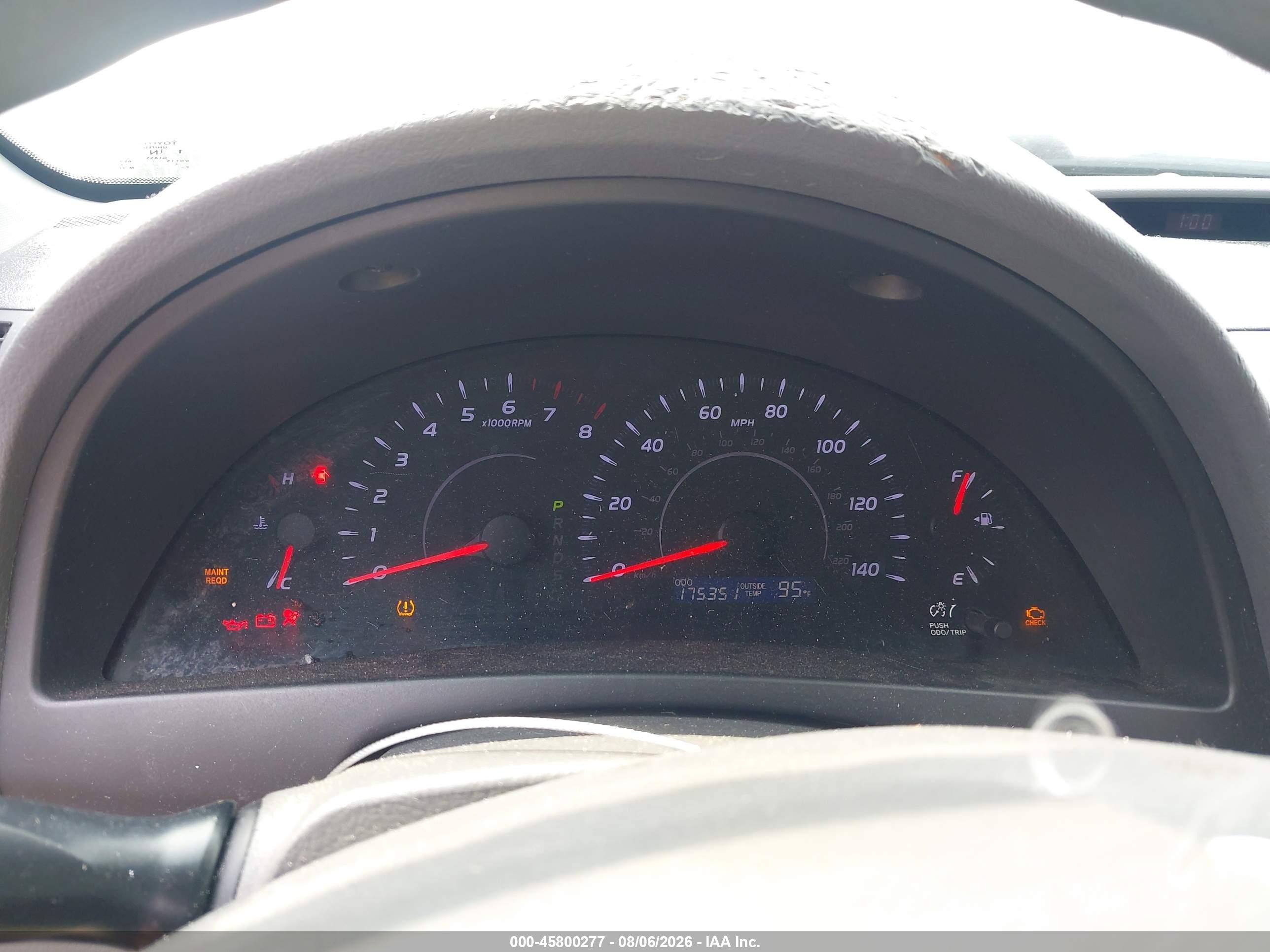 2010 Toyota Camry Le Серебряный vin: 4T4BF3EK9AR026014