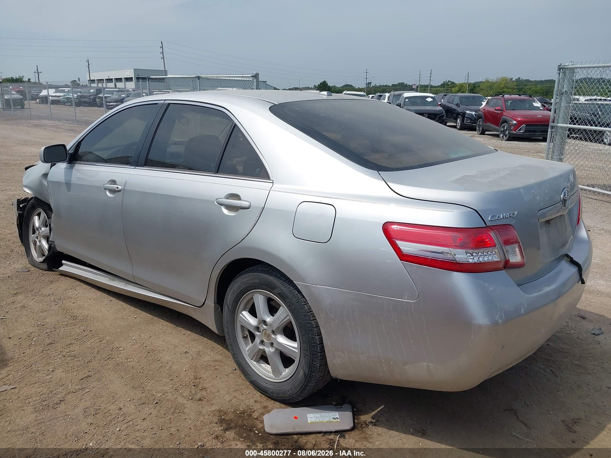 2010 Toyota Camry Le Серебряный vin: 4T4BF3EK9AR026014
