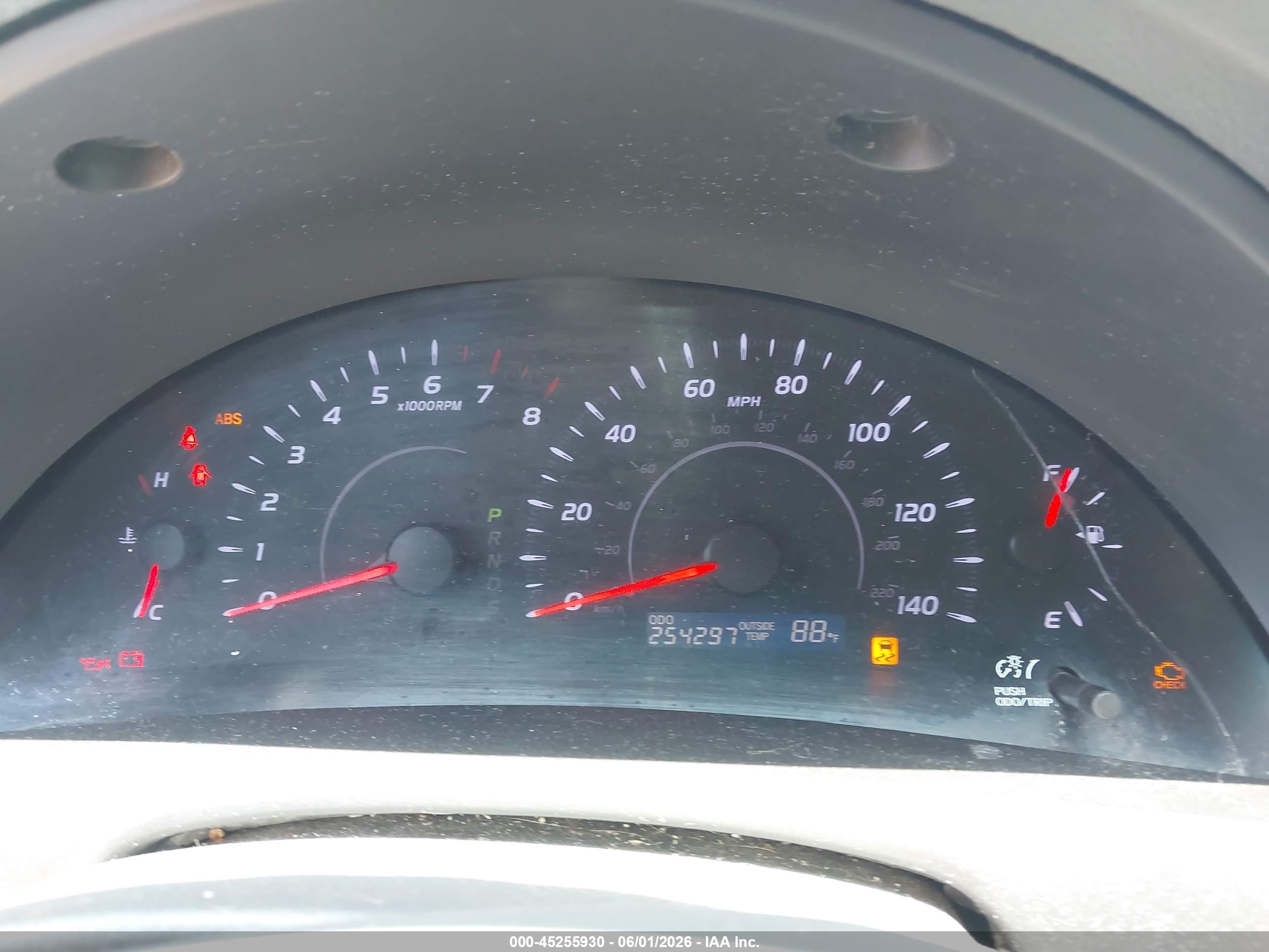 2010 Toyota Camry Le Silver vin: 4T4BF3EK9AR026417