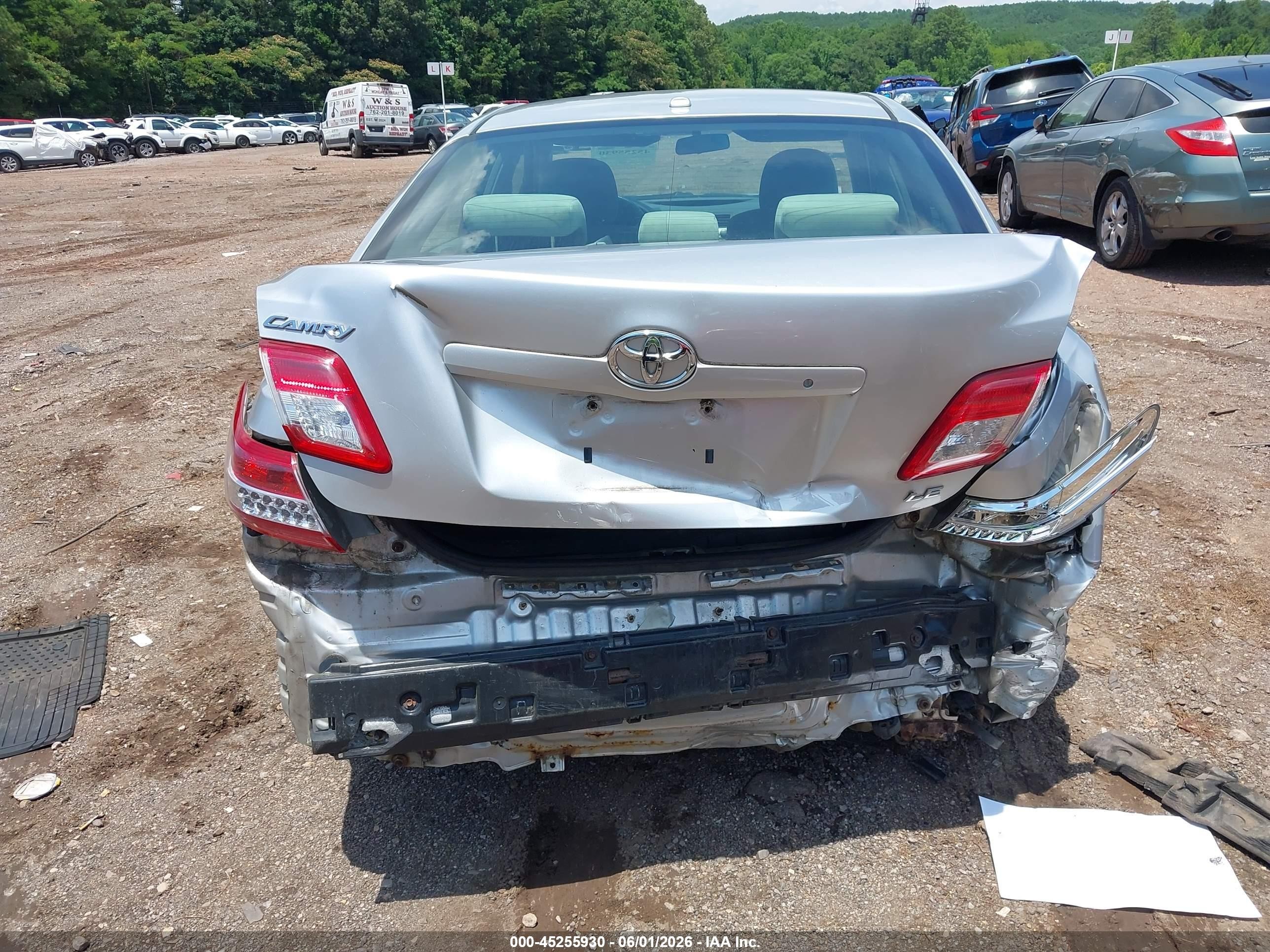 2010 Toyota Camry Le Silver vin: 4T4BF3EK9AR026417