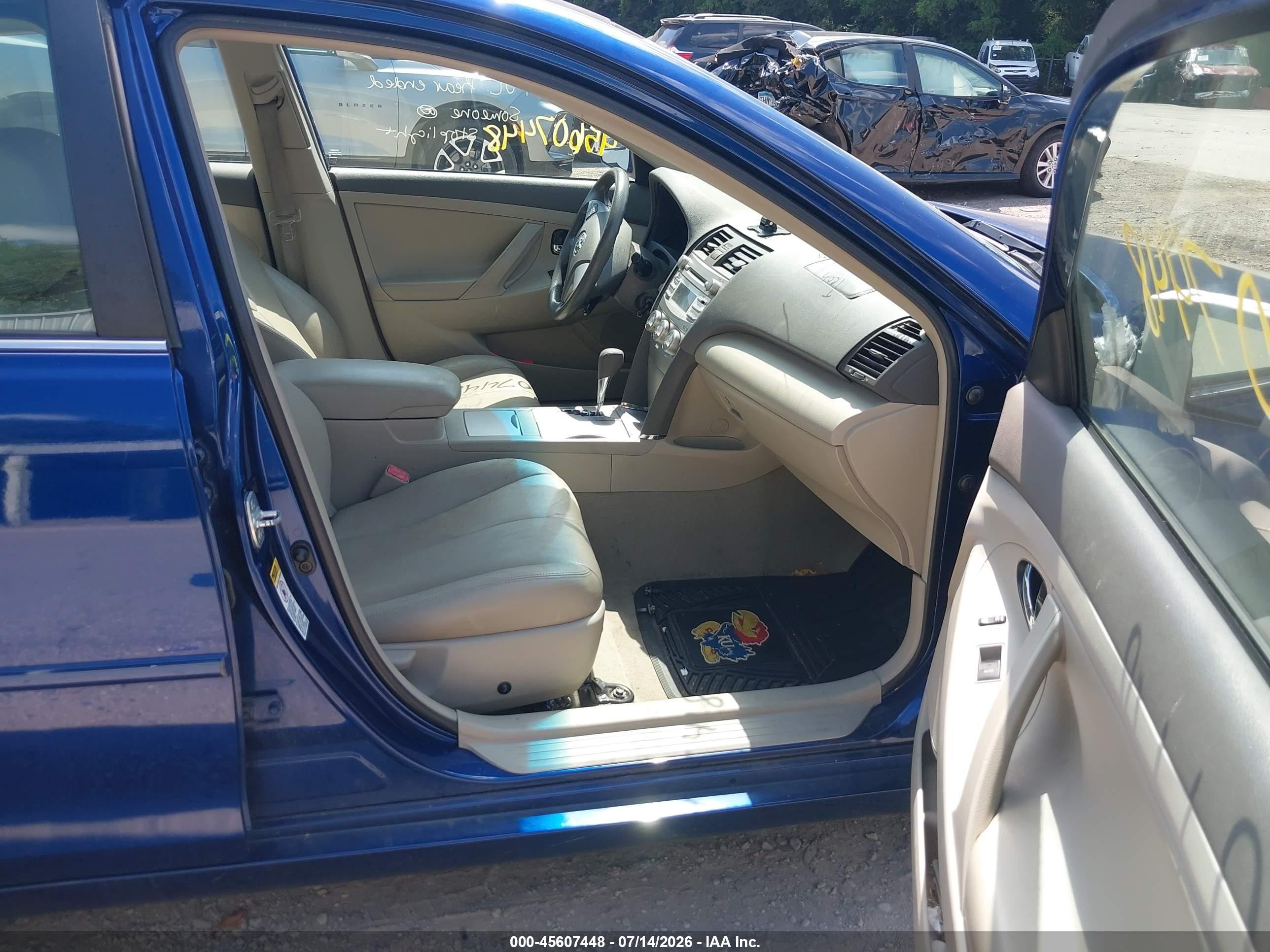 2010 Toyota Camry Le Blue vin: 4T4BF3EK9AR027079