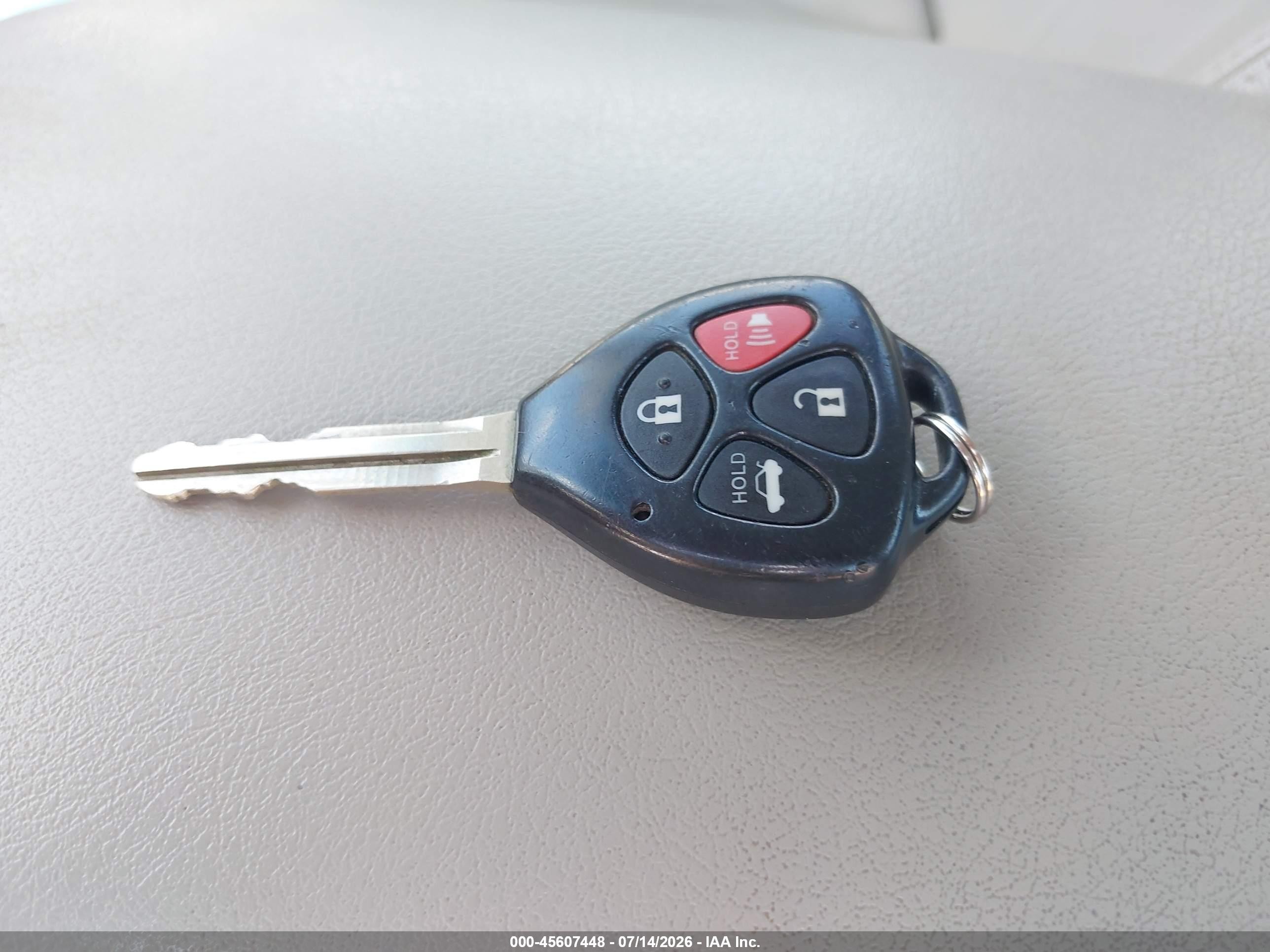 2010 Toyota Camry Le Blue vin: 4T4BF3EK9AR027079