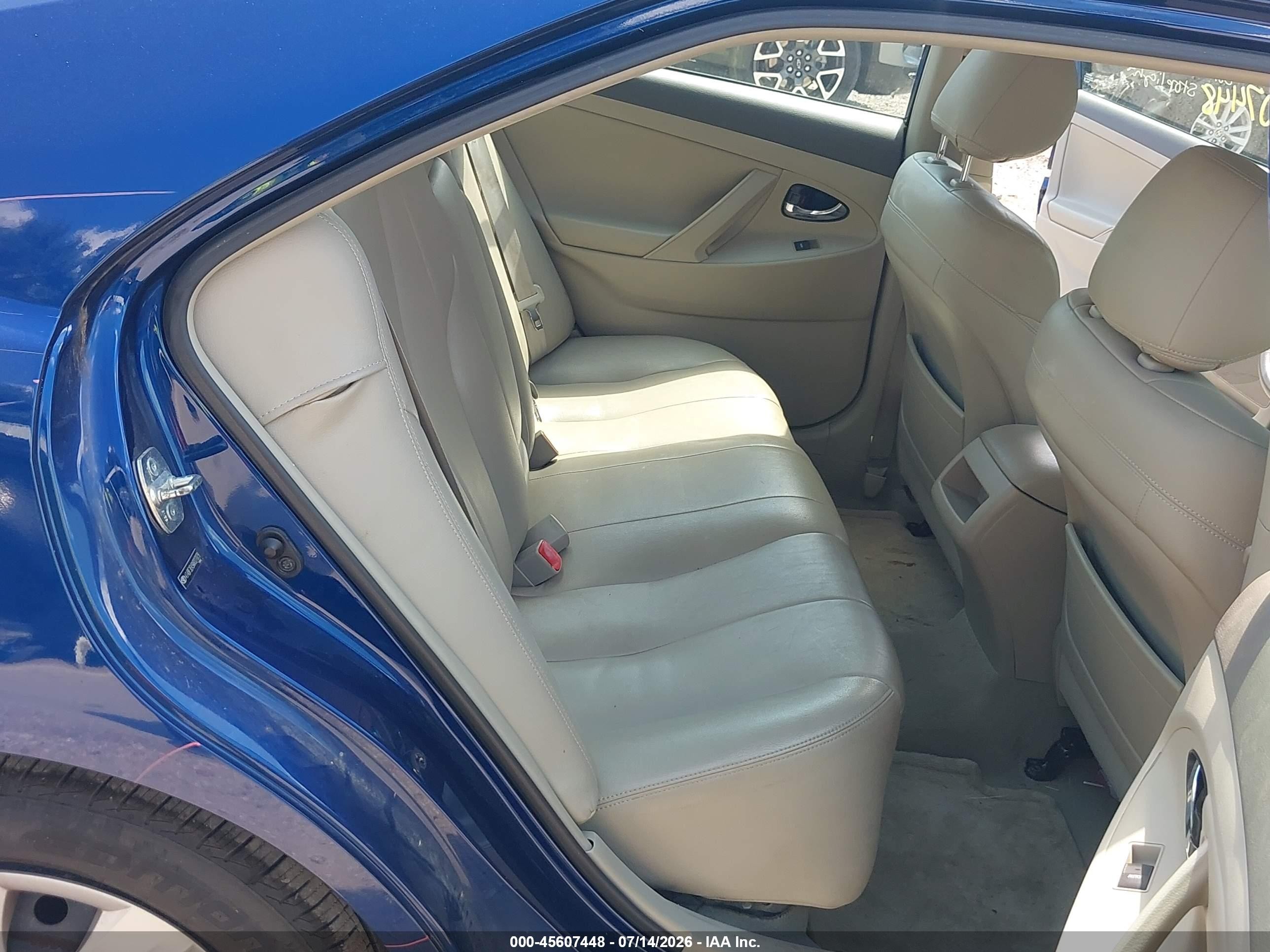 2010 Toyota Camry Le Blue vin: 4T4BF3EK9AR027079