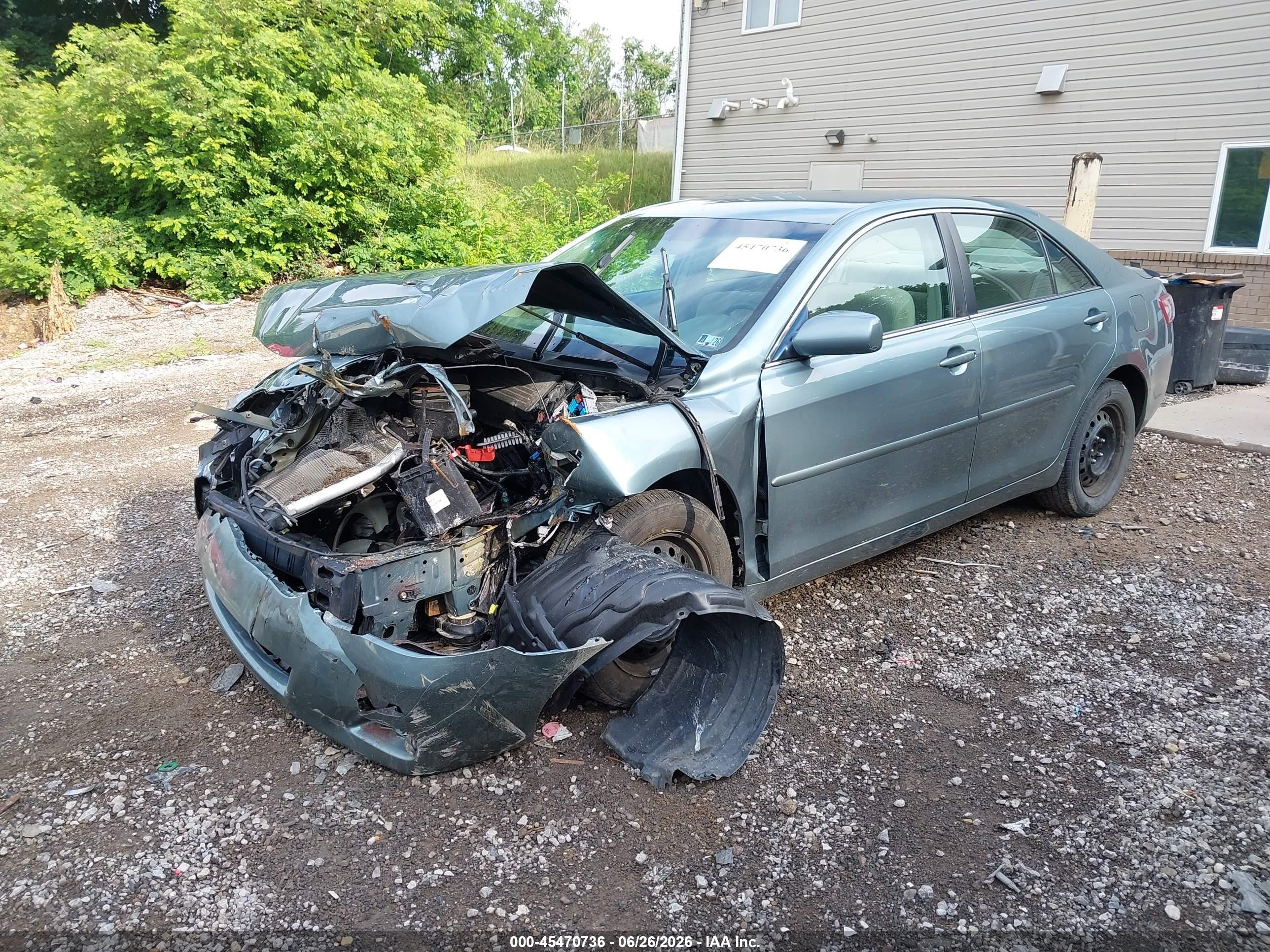 2010 Toyota Camry Le Blue vin: 4T4BF3EK9AR028457