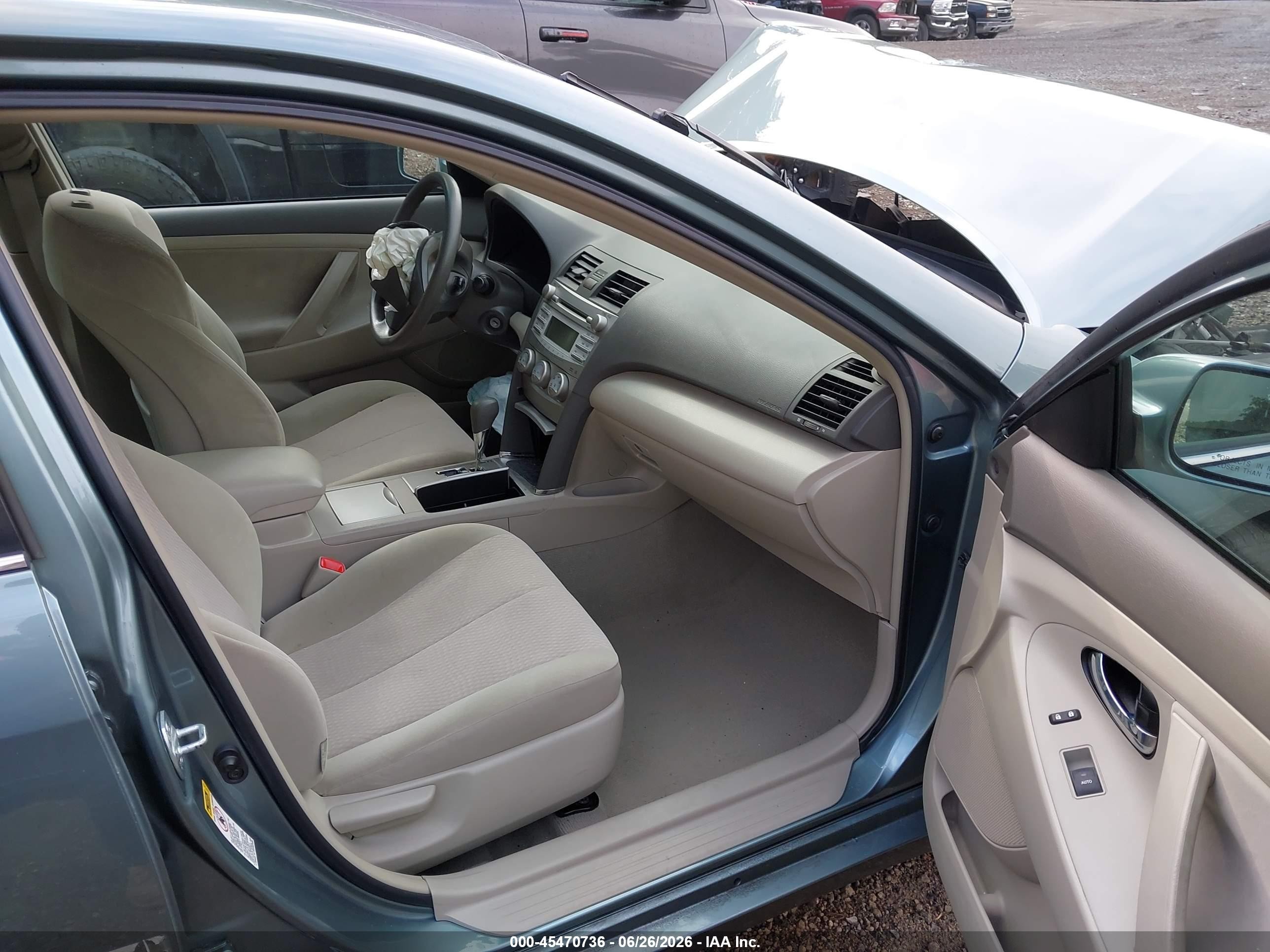 2010 Toyota Camry Le Blue vin: 4T4BF3EK9AR028457