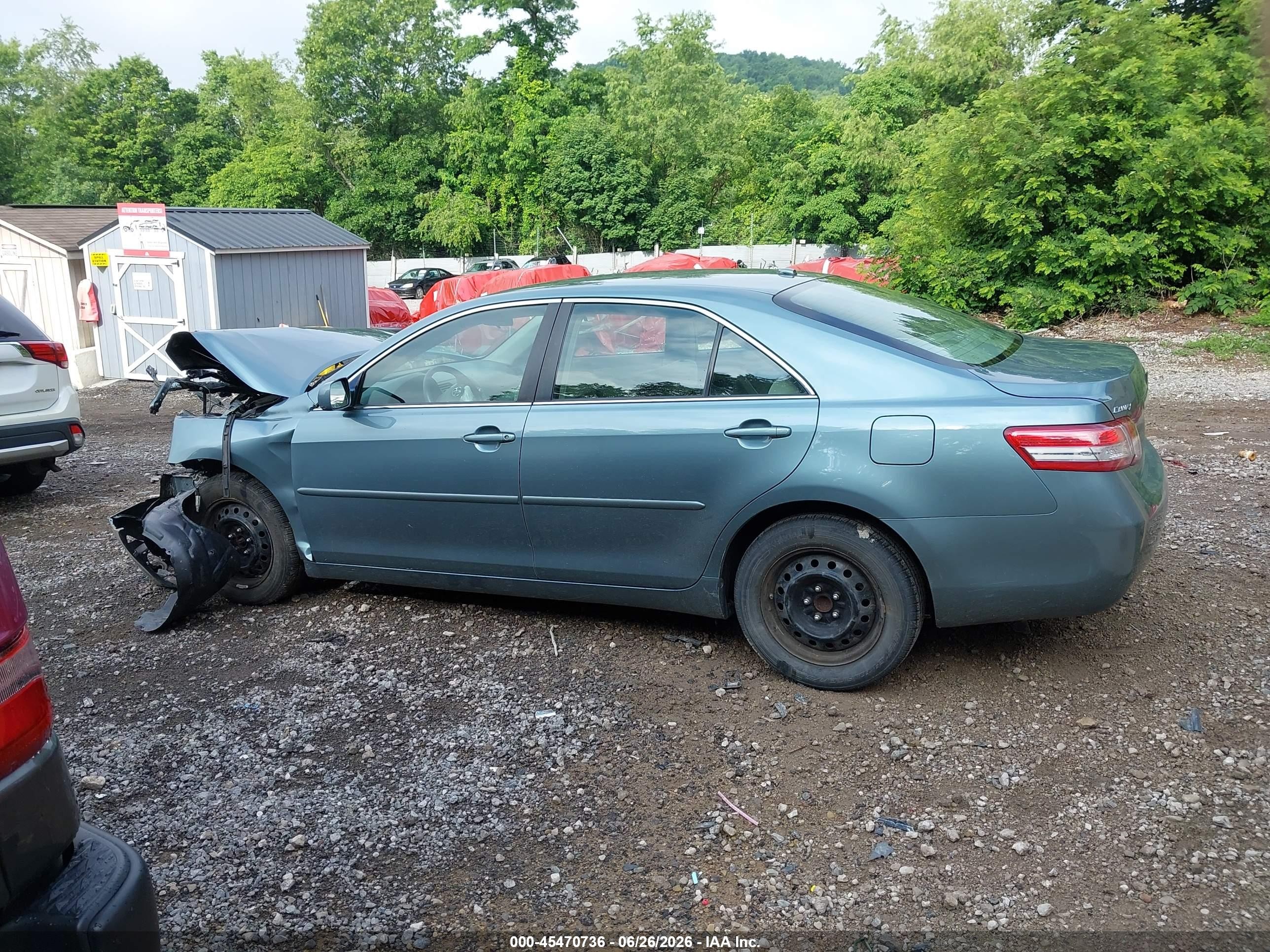 2010 Toyota Camry Le Blue vin: 4T4BF3EK9AR028457