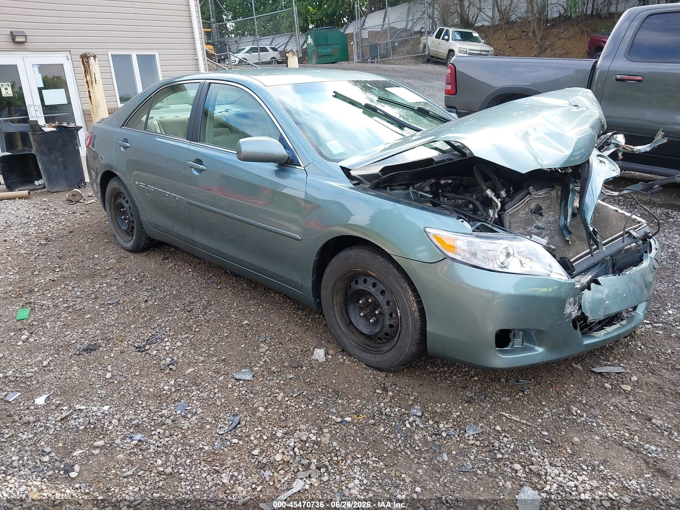 2010 Toyota Camry Le Blue vin: 4T4BF3EK9AR028457