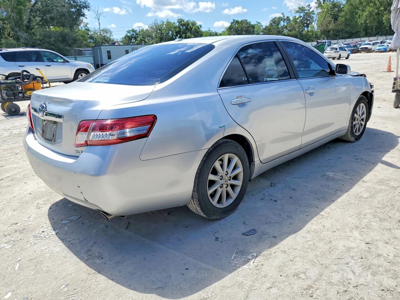 2010 Toyota Camry Xle Серебряный vin: 4T4BF3EK9AR030452