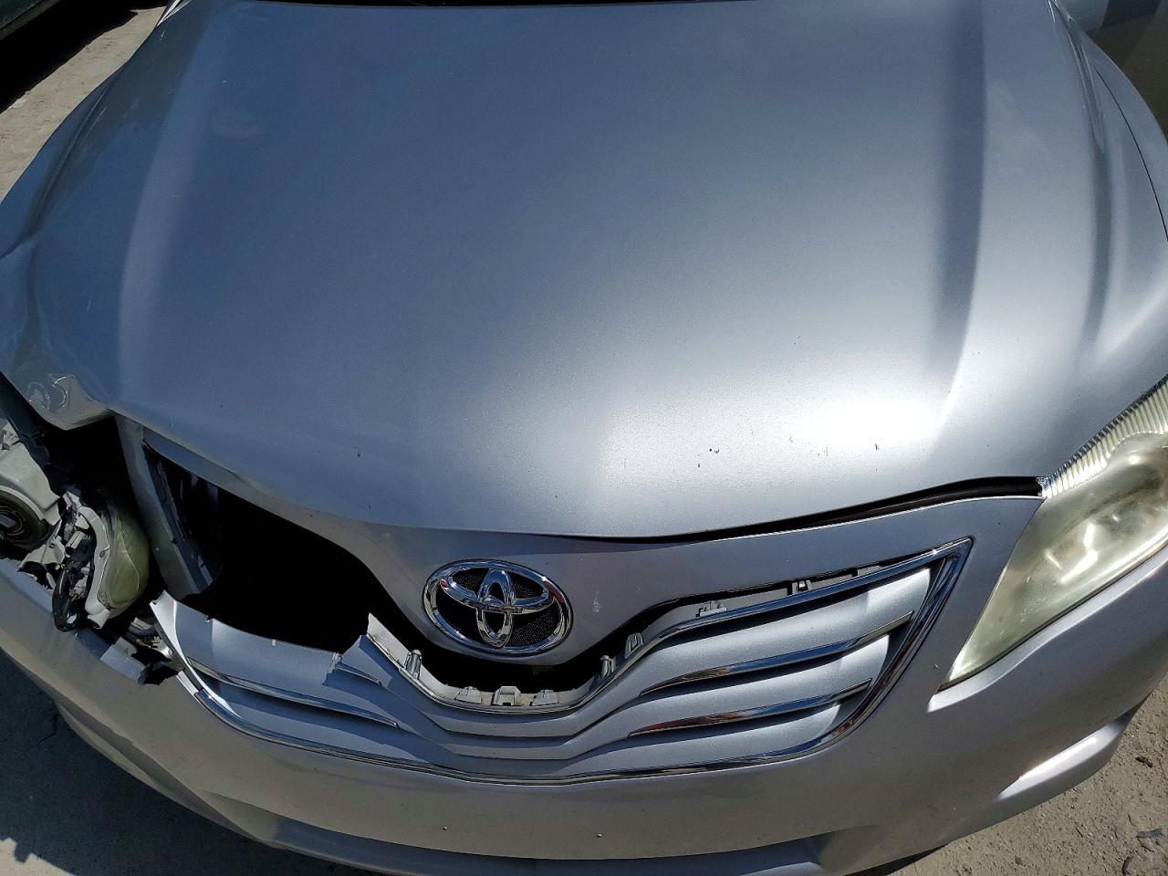 2010 Toyota Camry Xle Серебряный vin: 4T4BF3EK9AR030452