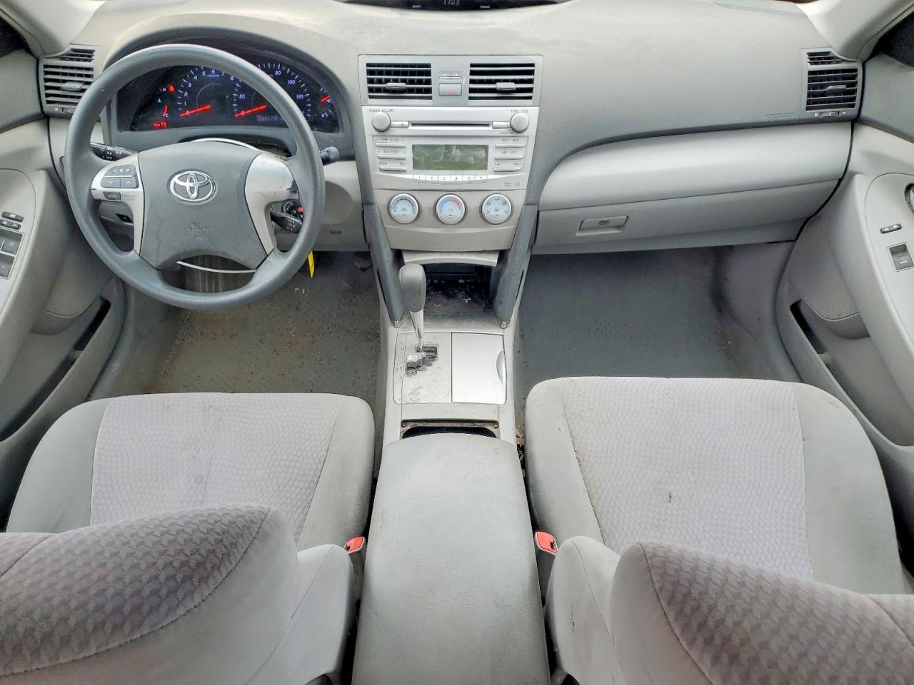 2010 Toyota Camry Le Red vin: 4T4BF3EK9AR036722