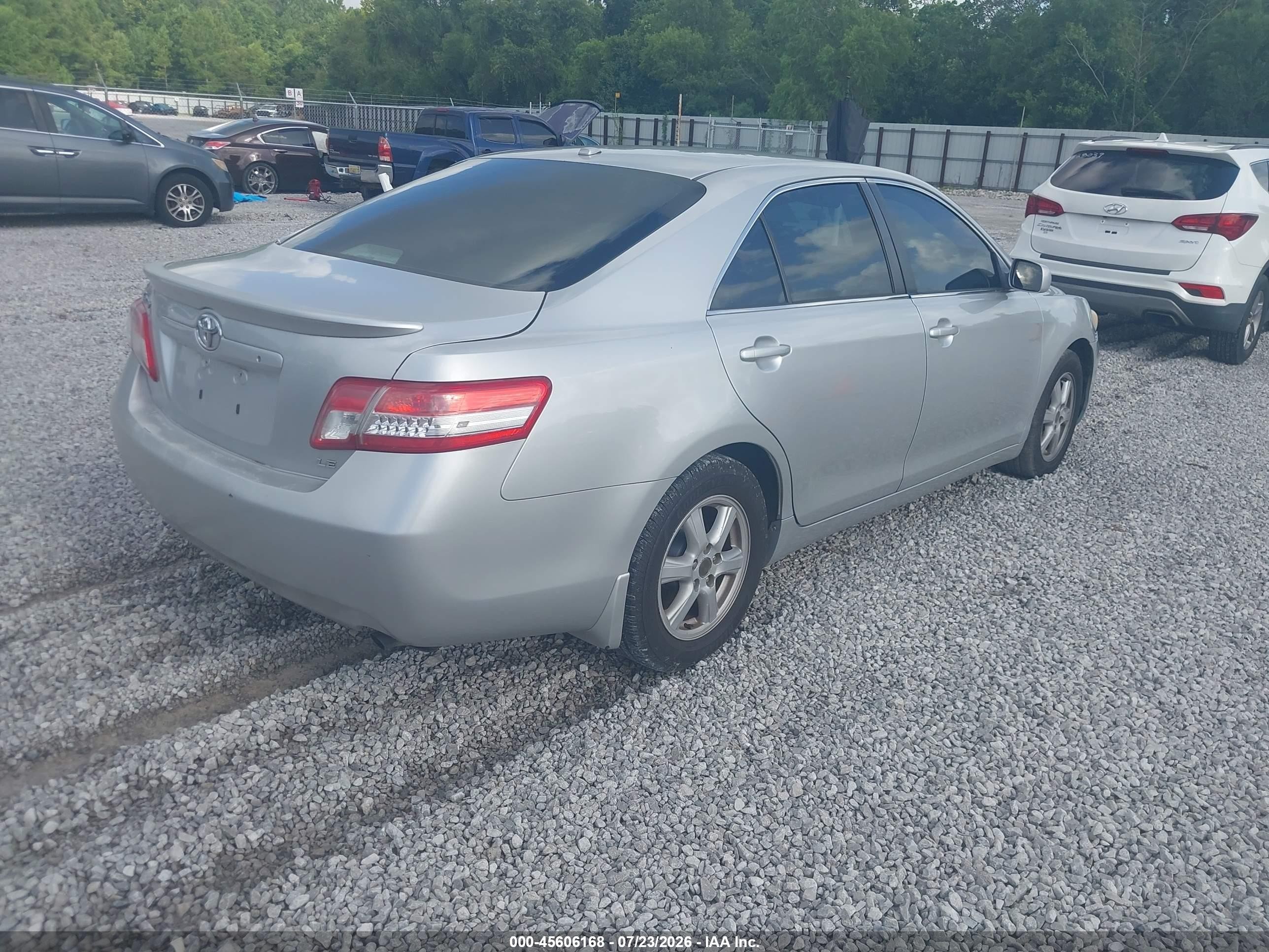 2010 Toyota Camry Le Silver vin: 4T4BF3EK9AR049549