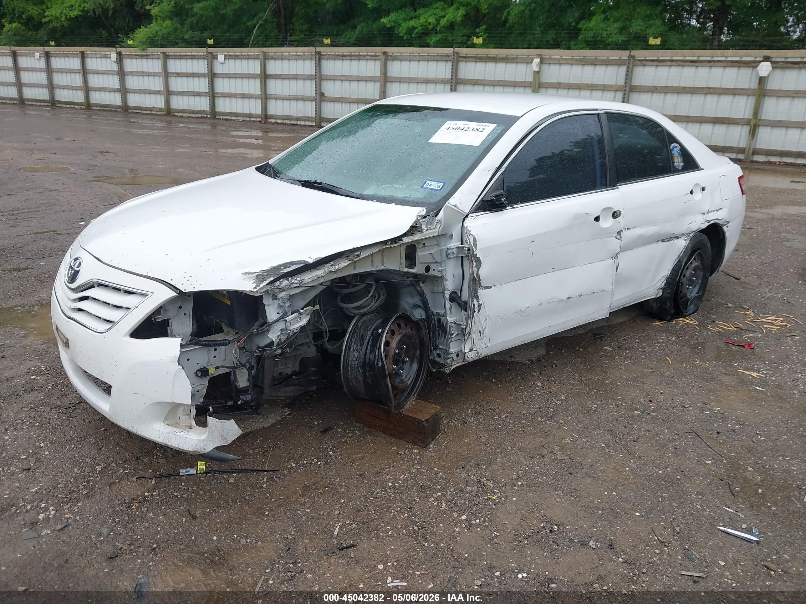 2010 Toyota Camry Le White vin: 4T4BF3EK9AR058624