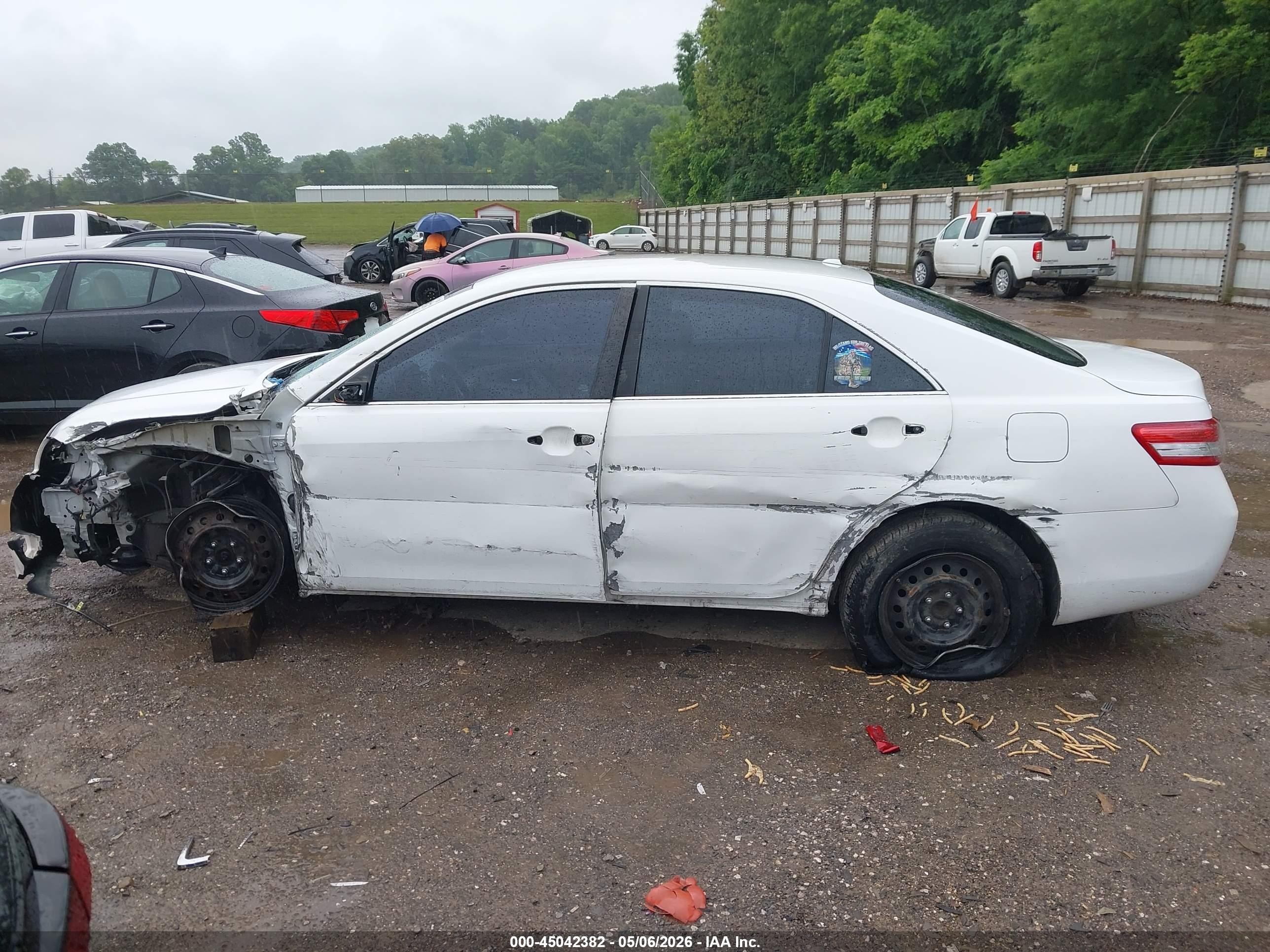 2010 Toyota Camry Le White vin: 4T4BF3EK9AR058624