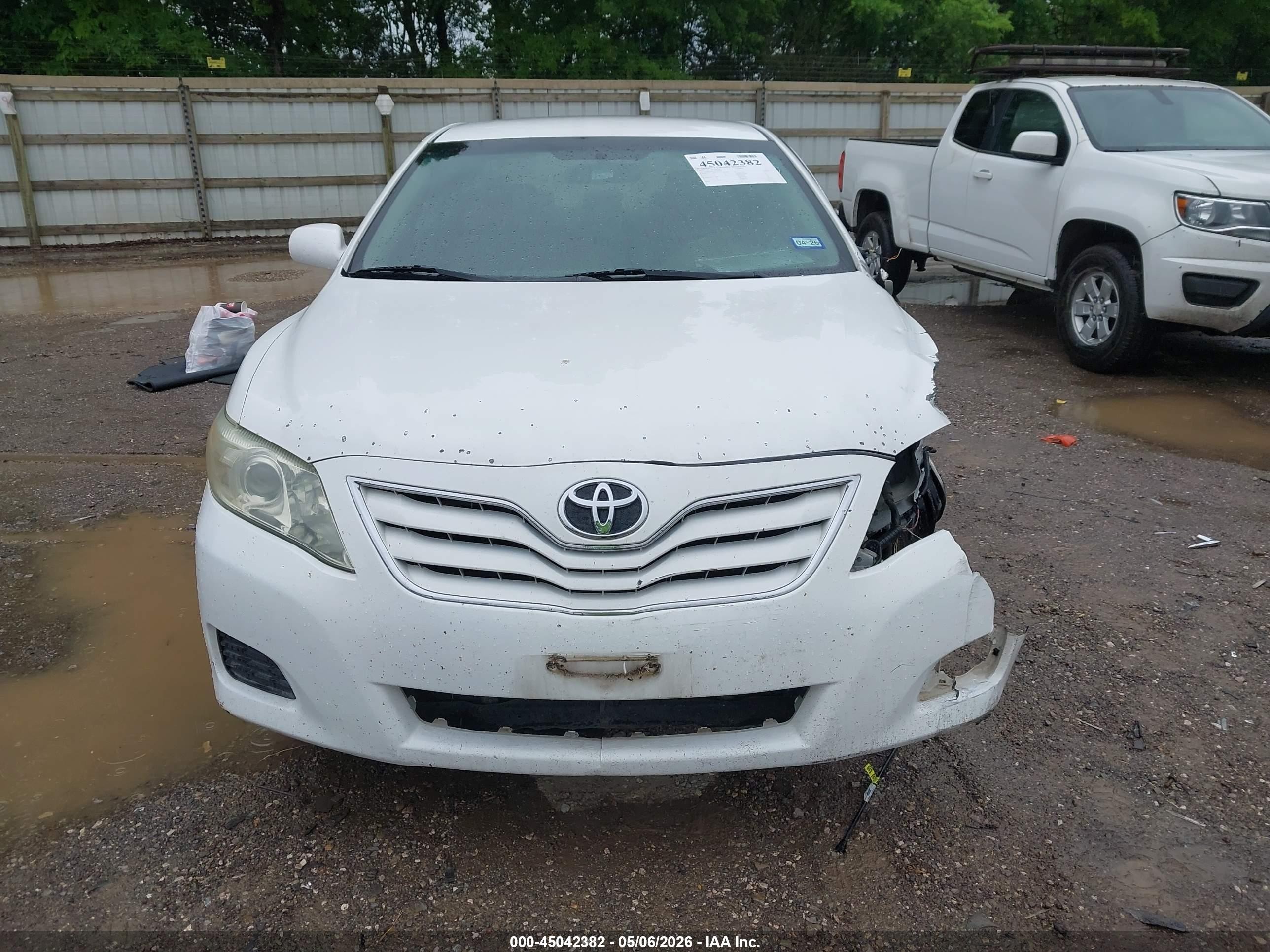 2010 Toyota Camry Le White vin: 4T4BF3EK9AR058624