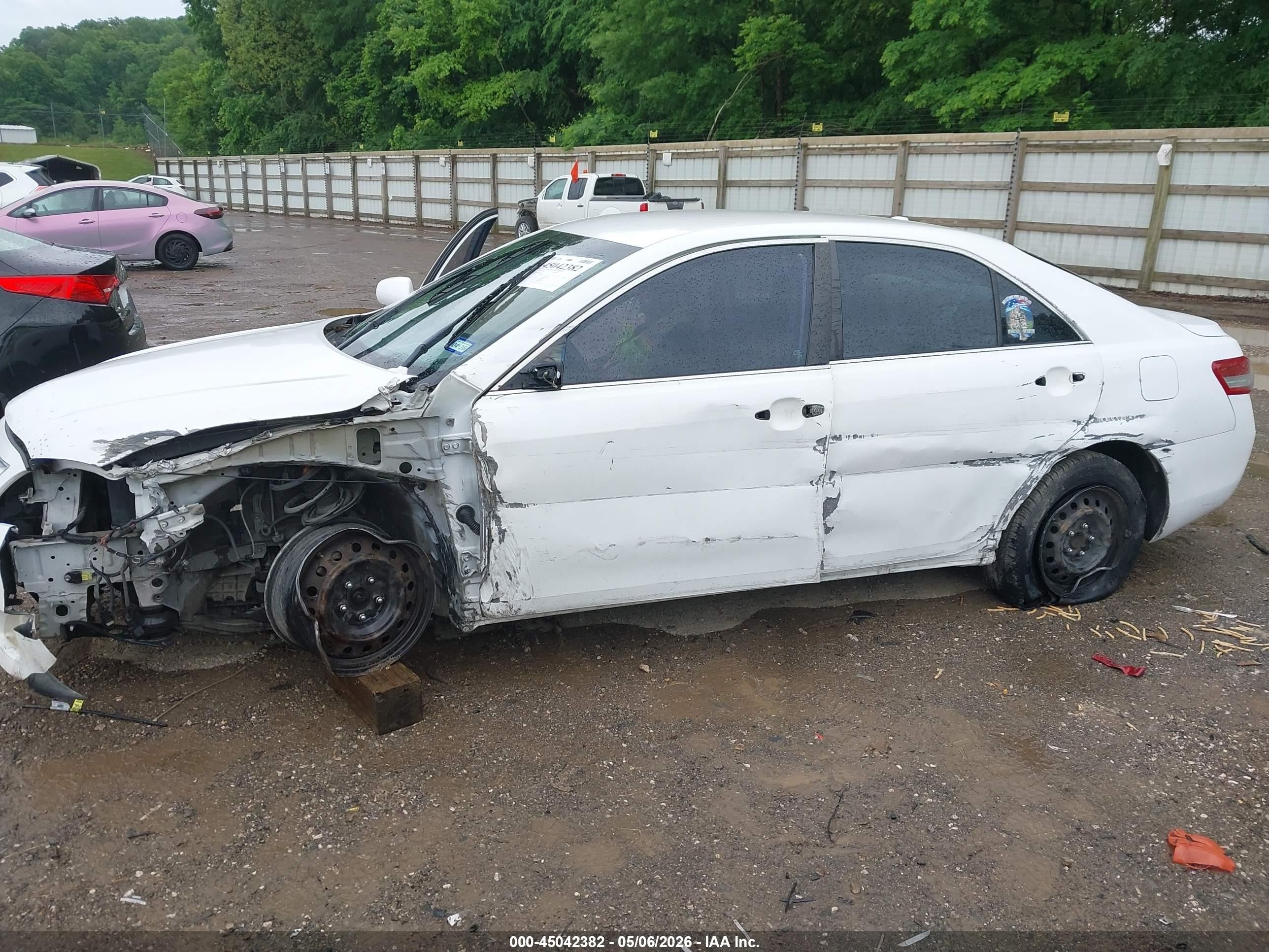 2010 Toyota Camry Le White vin: 4T4BF3EK9AR058624