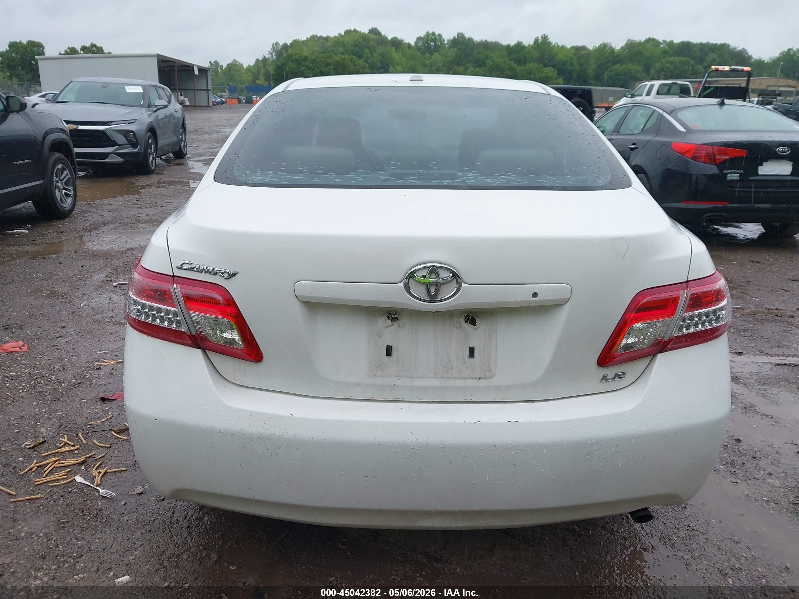 2010 Toyota Camry Le White vin: 4T4BF3EK9AR058624