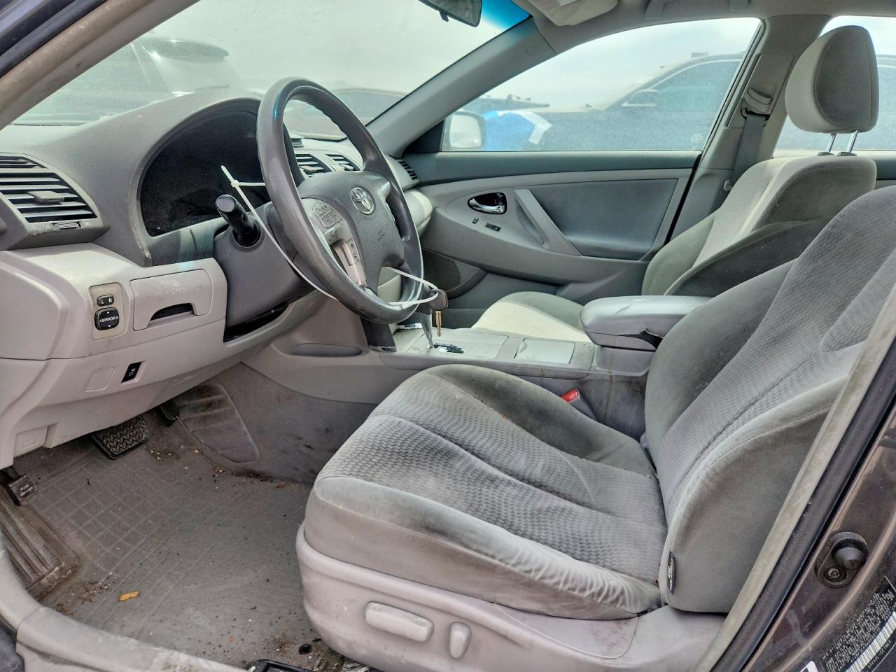 2010 Toyota Camry Le Charcoal vin: 4T4BF3EK9AR060115