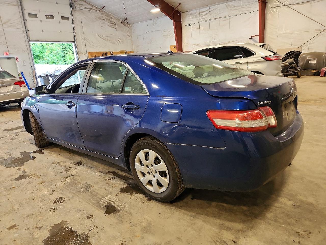 2010 Toyota Camry Le Blue vin: 4T4BF3EK9AR061118