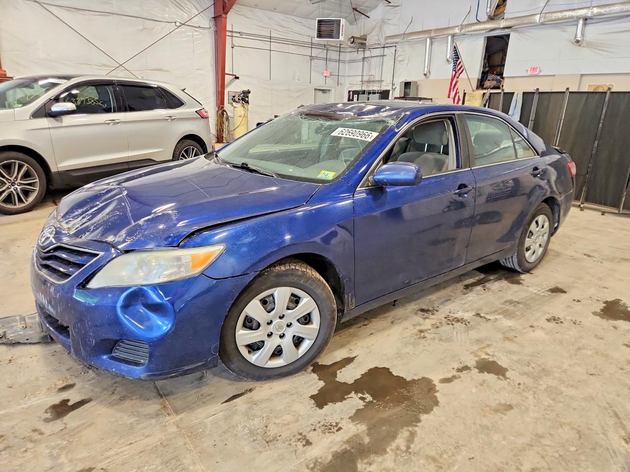 2010 Toyota Camry Le Blue vin: 4T4BF3EK9AR061118