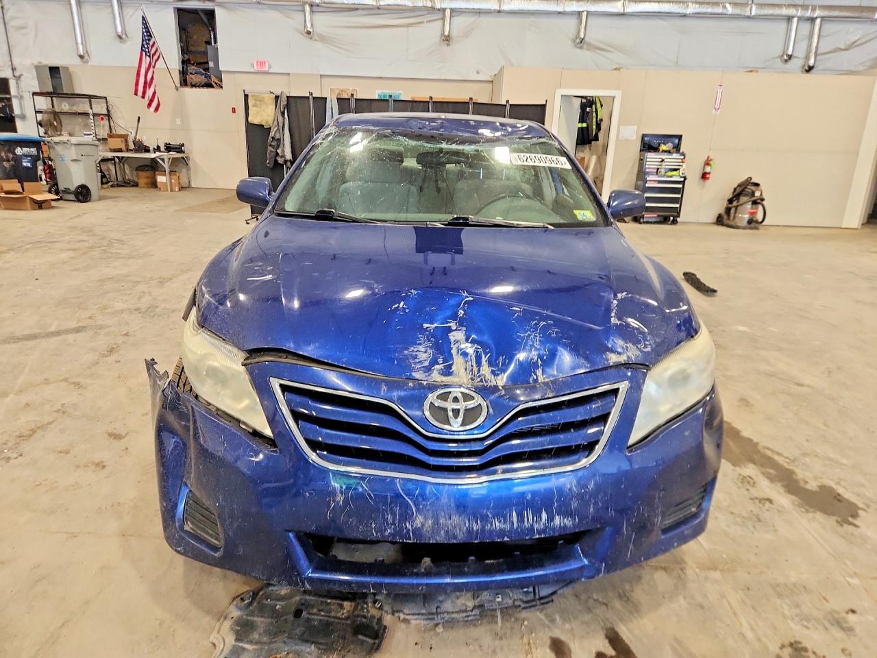 2010 Toyota Camry Le Blue vin: 4T4BF3EK9AR061118