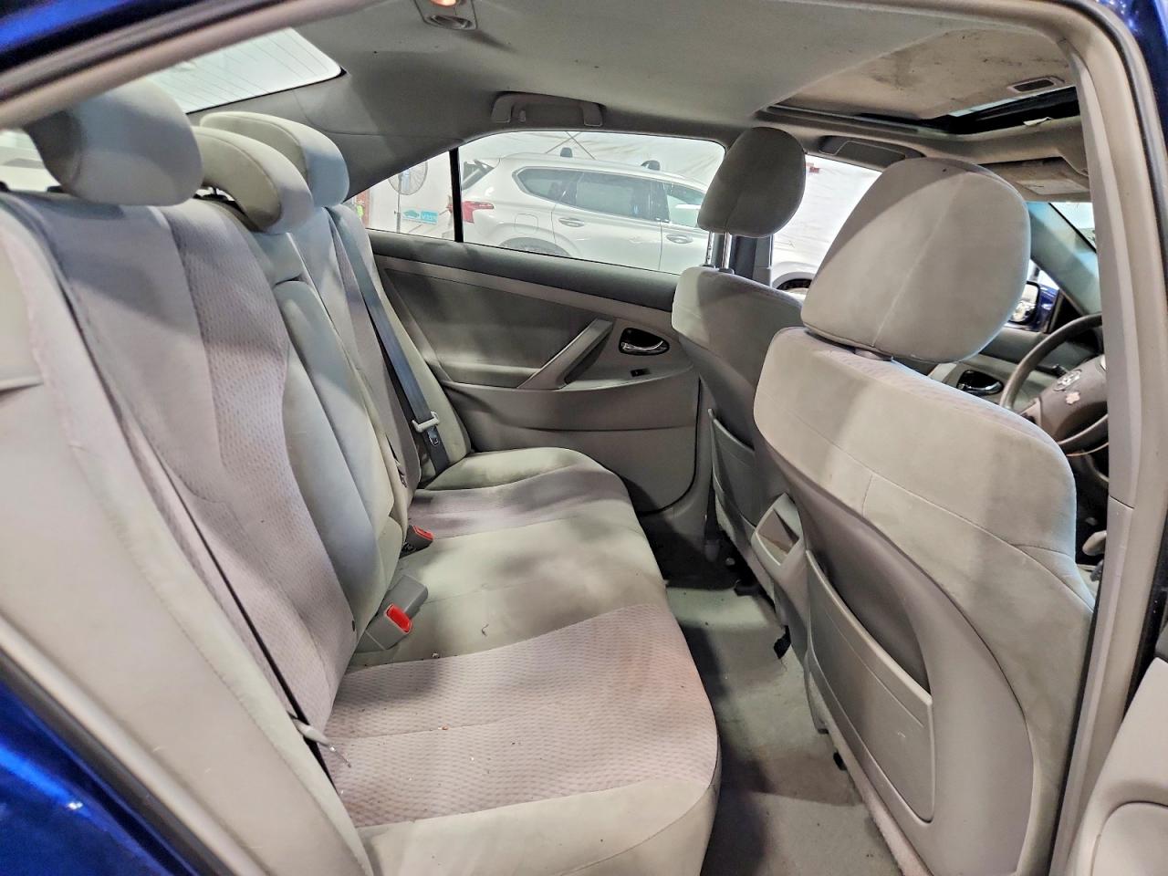 2010 Toyota Camry Le Blue vin: 4T4BF3EK9AR061118