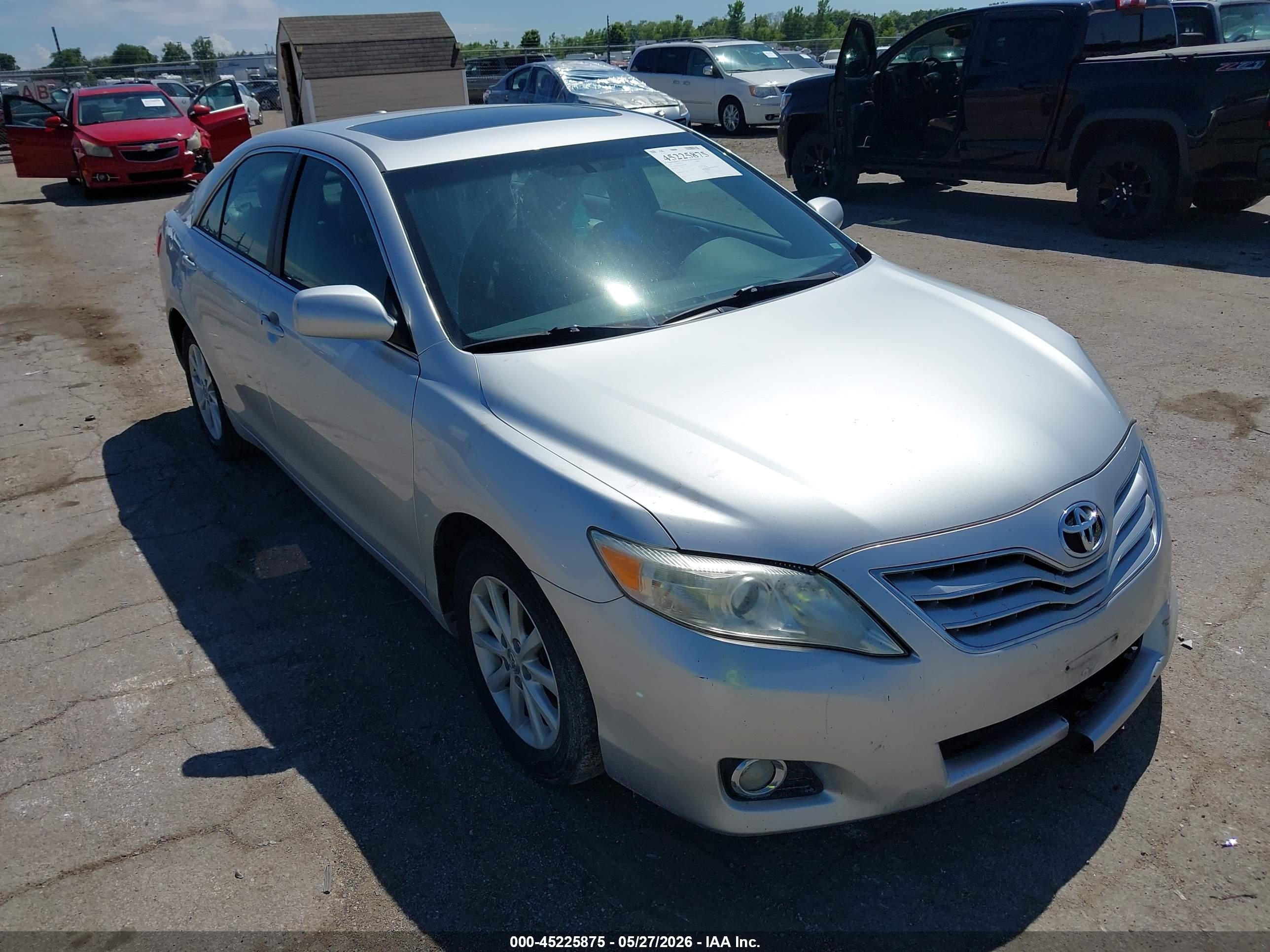 2010 Toyota Camry Xle Silver vin: 4T4BF3EK9AR062026