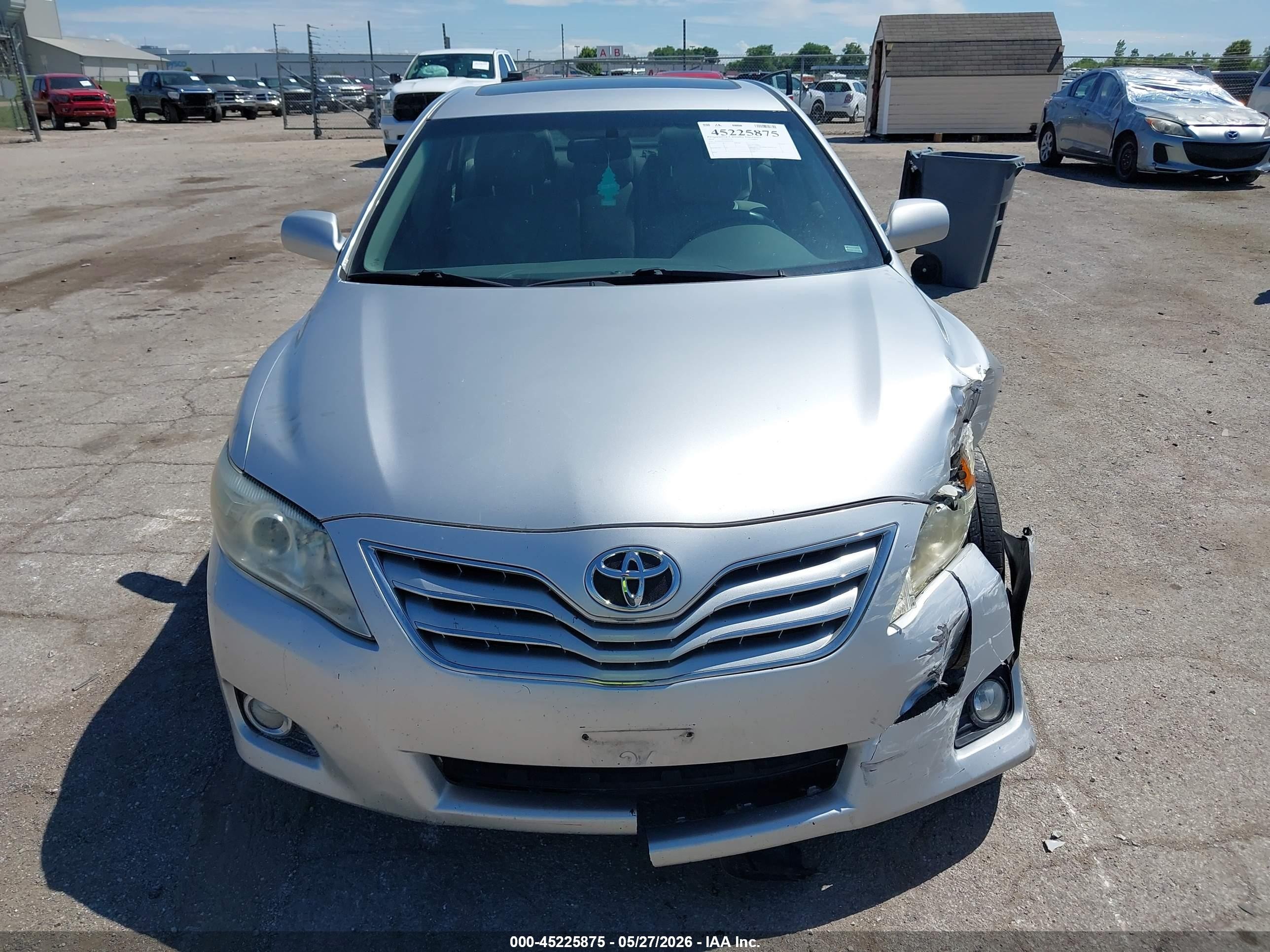 2010 Toyota Camry Xle Silver vin: 4T4BF3EK9AR062026