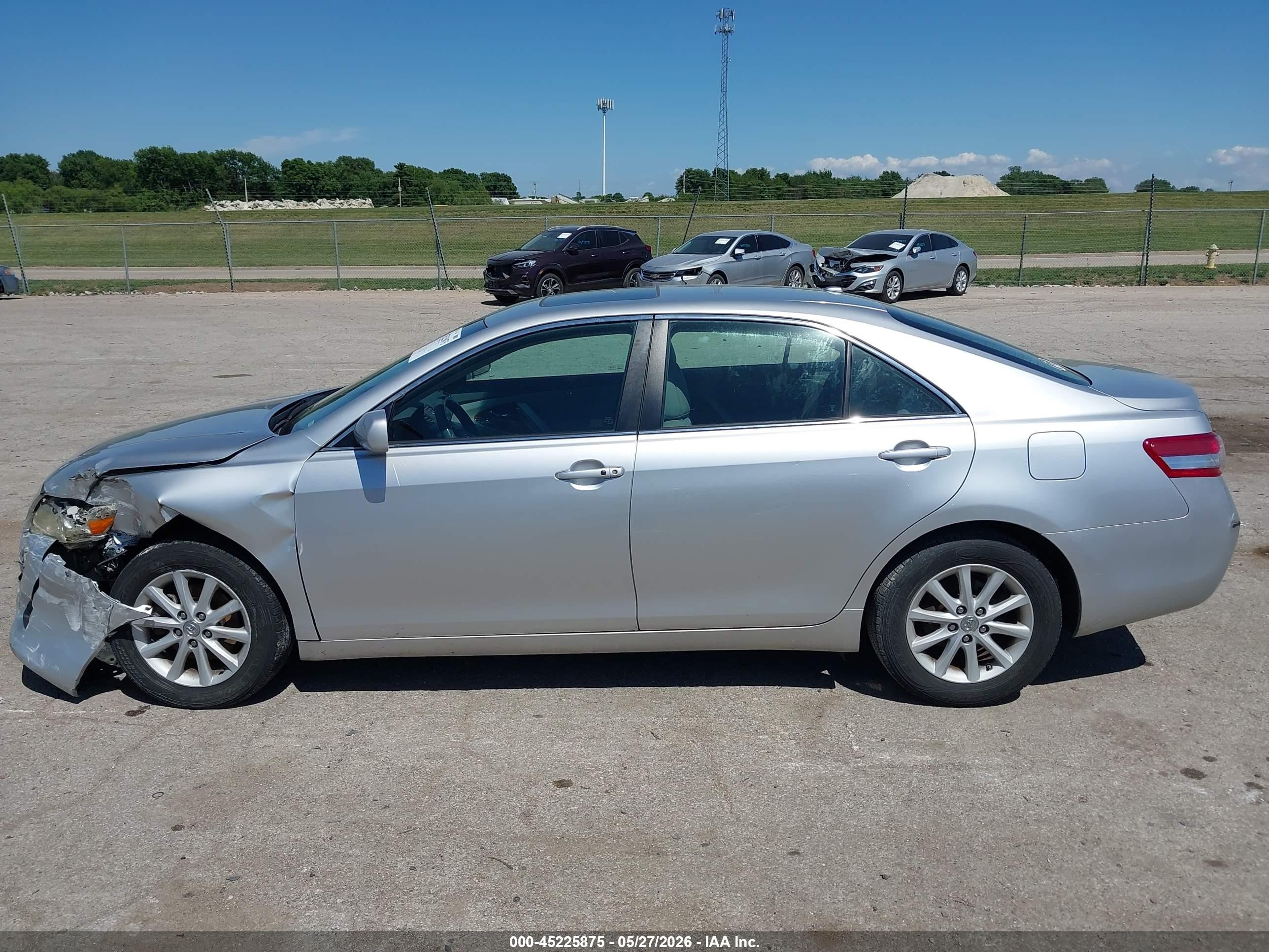 2010 Toyota Camry Xle Silver vin: 4T4BF3EK9AR062026
