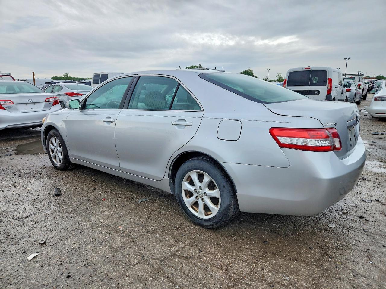 2010 Toyota Camry Le Silver vin: 4T4BF3EK9AR063547