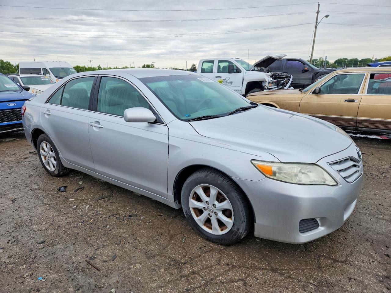 2010 Toyota Camry Le Silver vin: 4T4BF3EK9AR063547