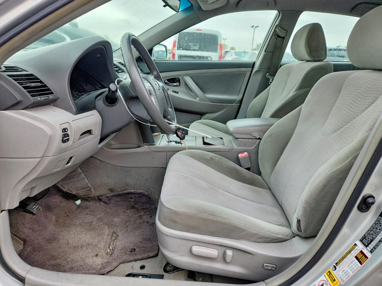 2010 Toyota Camry Le Silver vin: 4T4BF3EK9AR063547