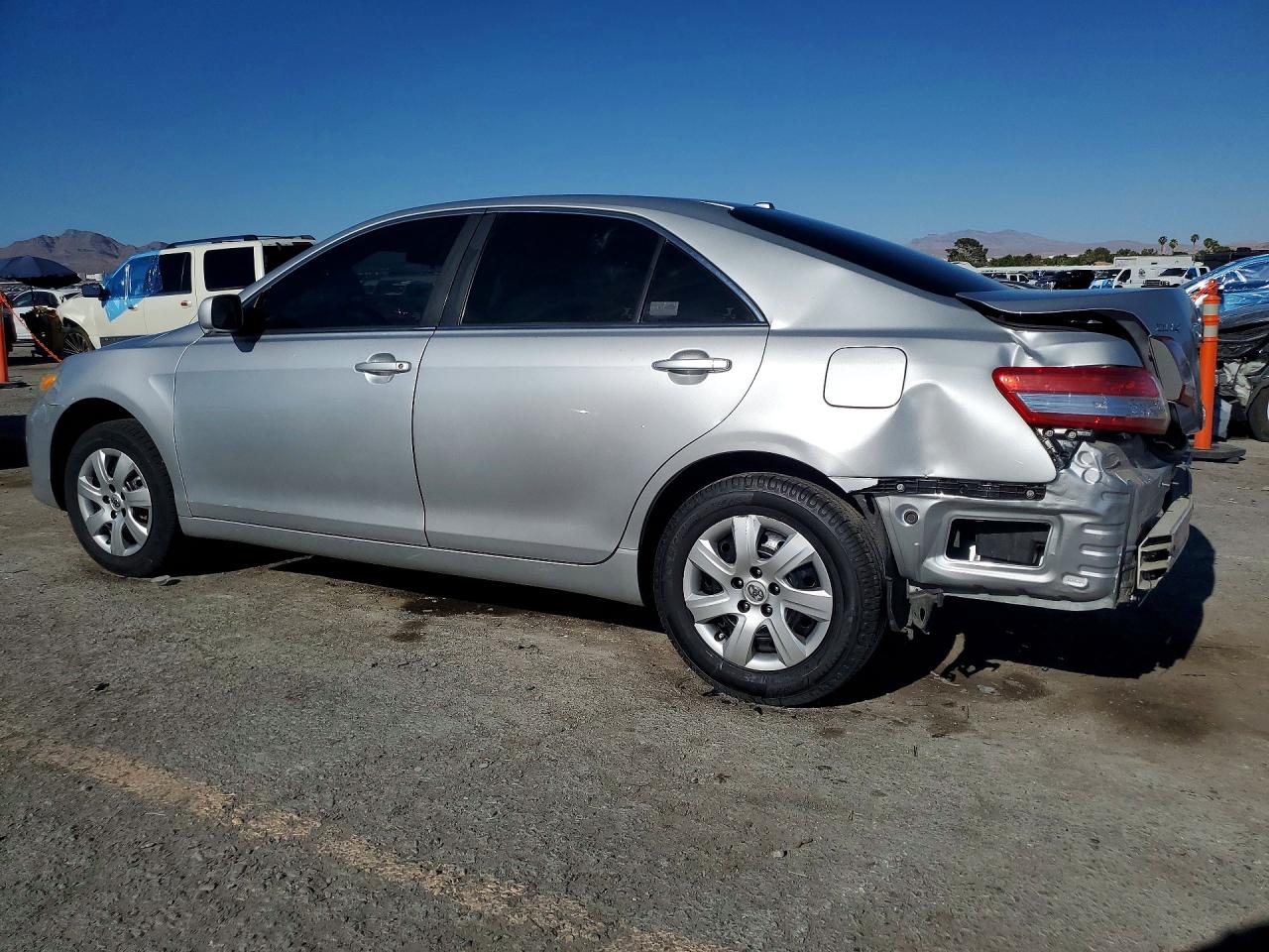 2010 Toyota Camry Le Серебряный vin: 4T4BF3EK9AR076086