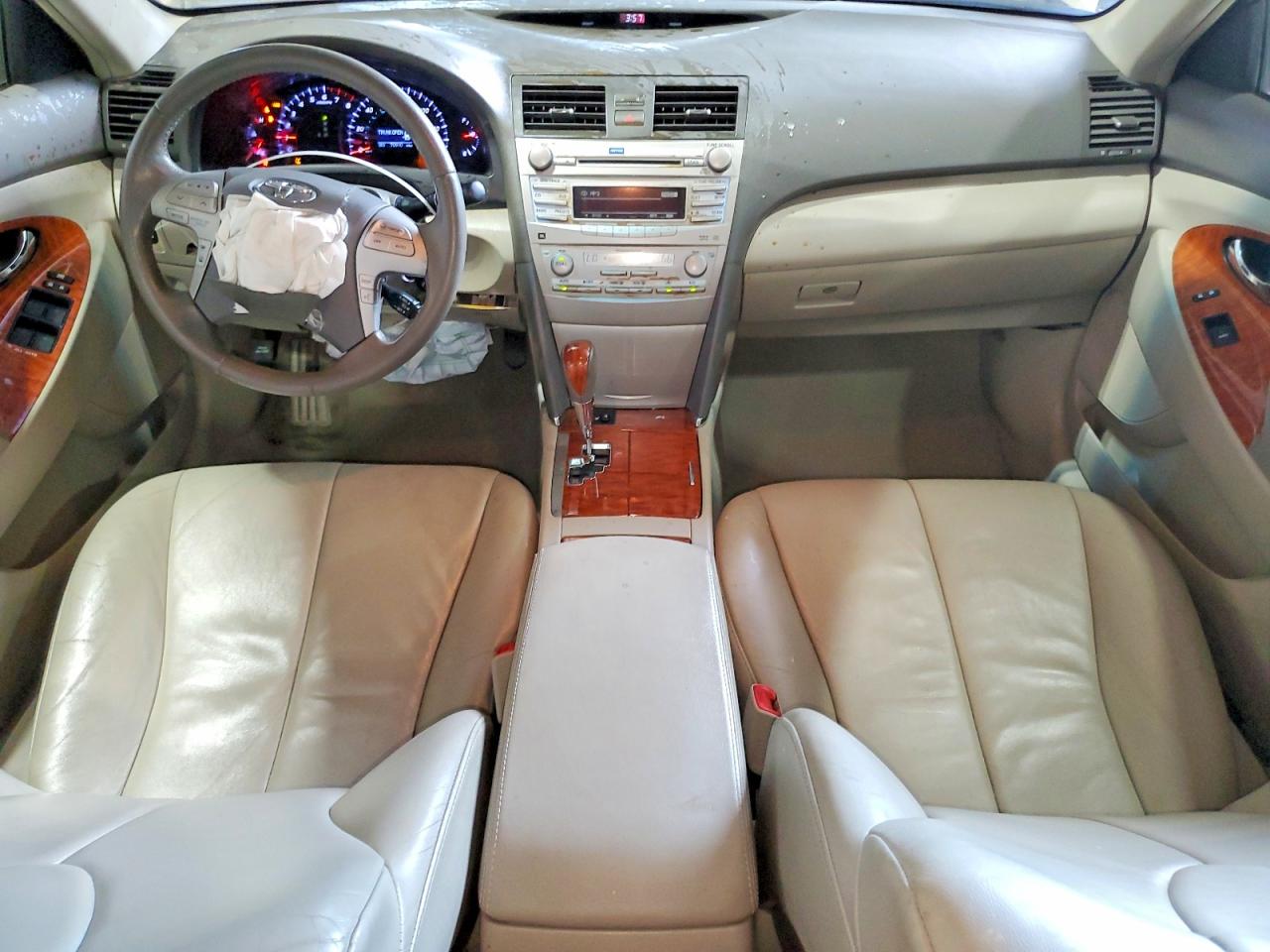 2010 Toyota Camry Xle Gold vin: 4T4BF3EK9AR077643